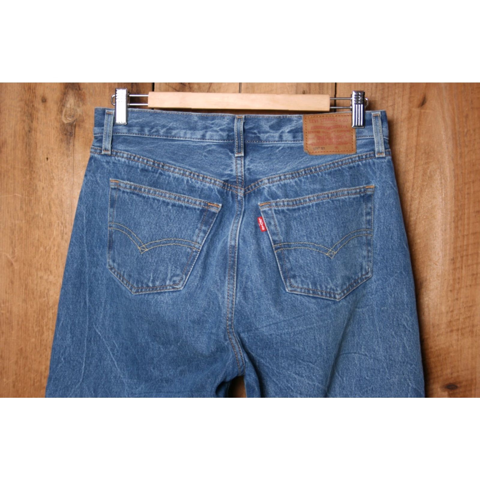 Levi's VINTAGE Levi's 501 Jeans Women's Denim 100% Cotton Blue W28 L31 Regular Inseam 30" Button Fly 1980s Style Tapered Mens Womens Size 30" / US 8 / IT 44 - 4 Thumbnail
