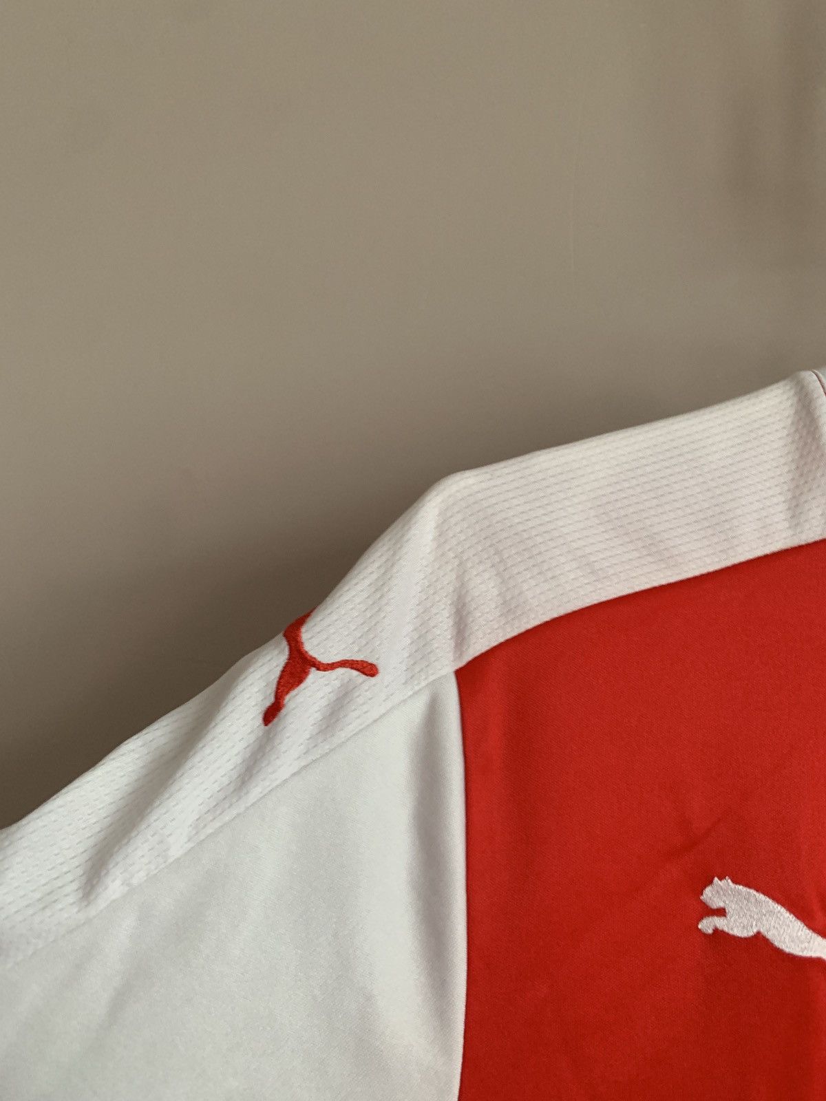 Puma Arsenal London 2016 2017 home puma soccer jersey Size US S / EU 44-46 / 1 - 6 Thumbnail