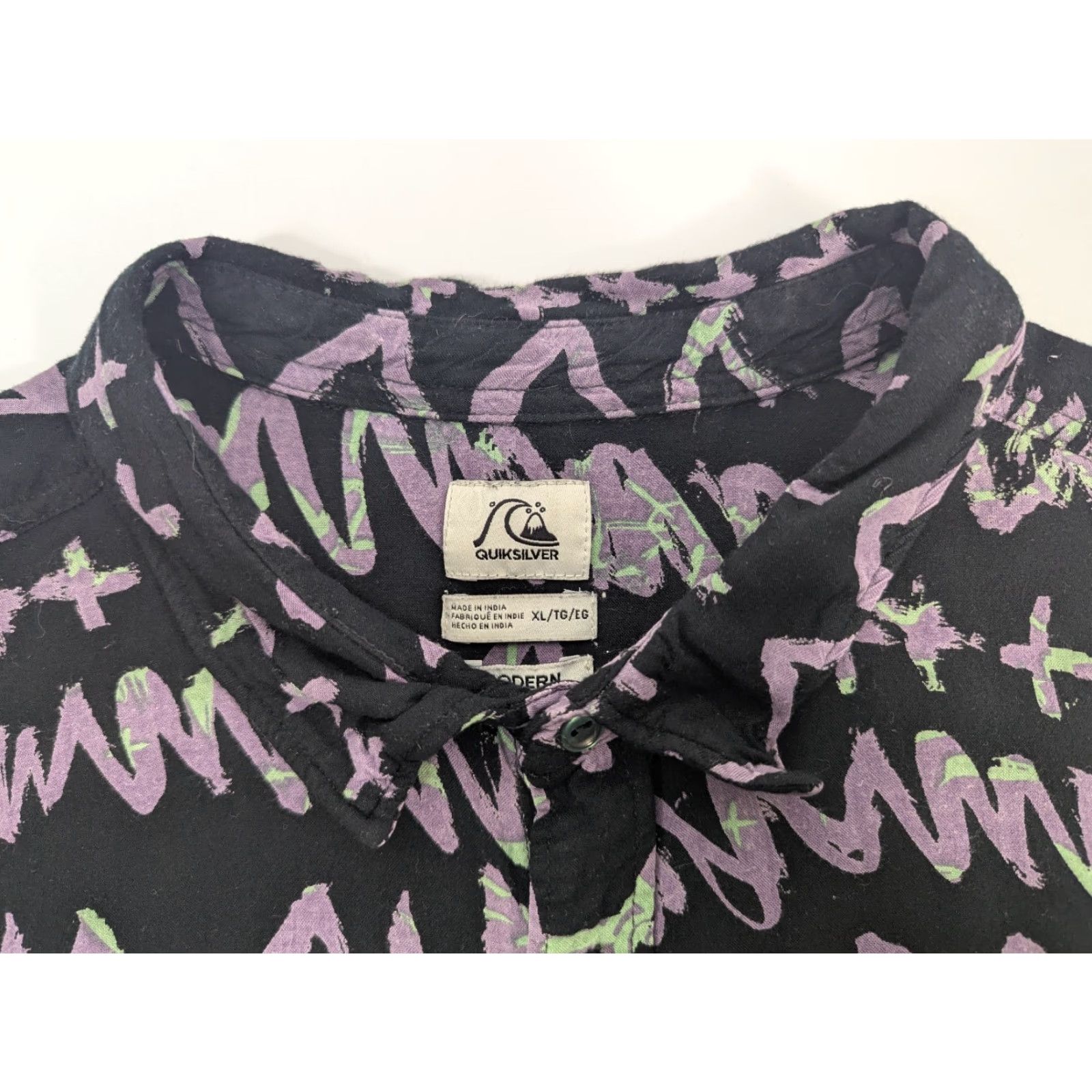 Quiksilver Quiksilver Modern Fit Shirt Mens XL Black Purple Abstract Button Up Viscose Size US XL / EU 56 / 4 - 6 Thumbnail