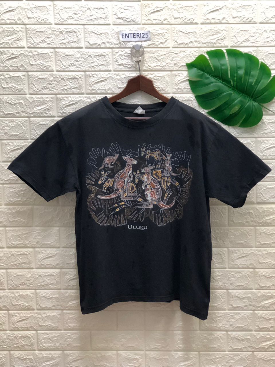 Vintage Gooses Australia 90s Vintage Tribal Art uluru Hunt Tee Size US M / EU 48-50 / 2 - 1 Thumbnail