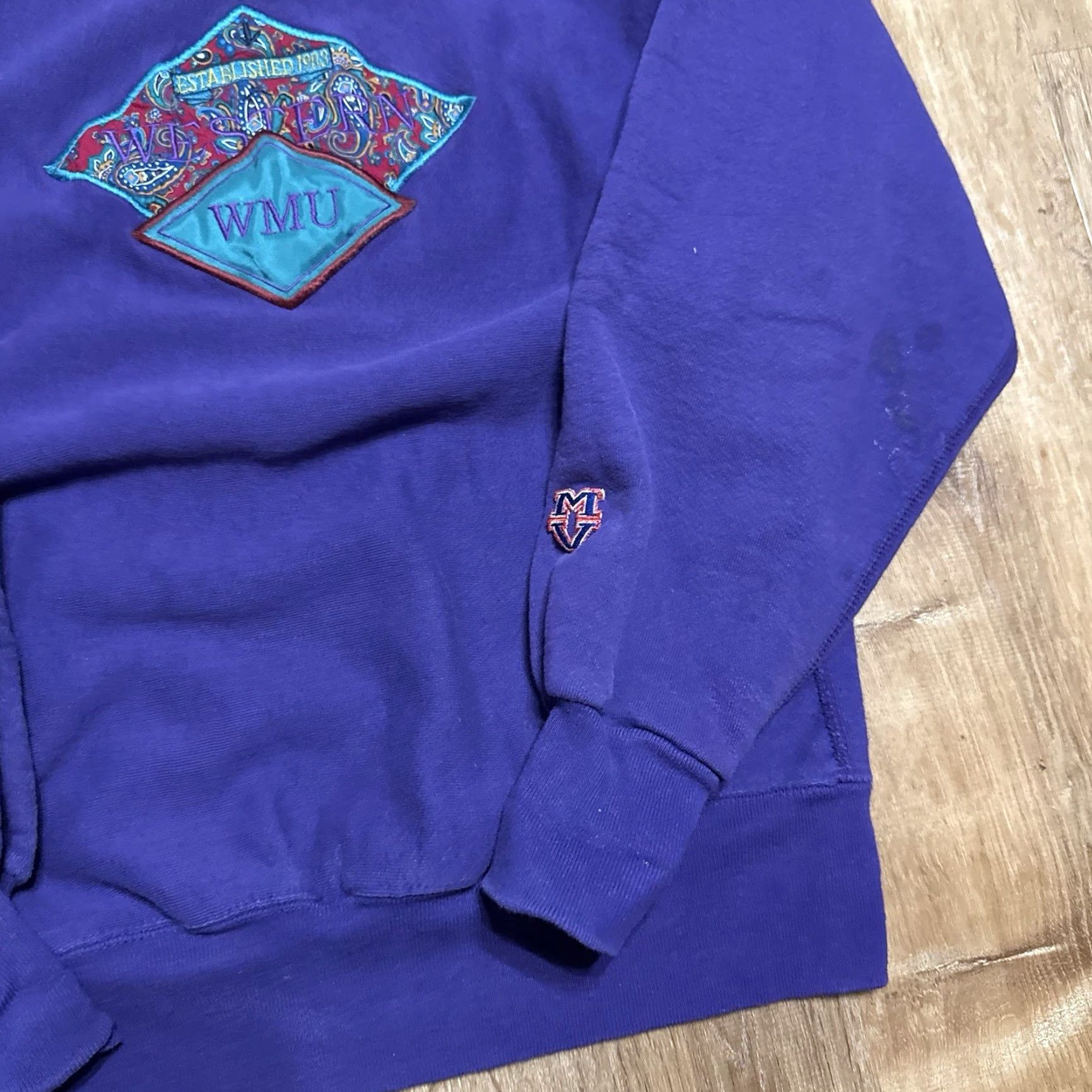 Vintage VINTAGE MV Sport Pro Weave WMU Western Michigan Crewneck Sweatshirt Mens L Purple 90s Sports University MV Sport Mens Large L Size US L / EU 52-54 / 3 - 5 Thumbnail