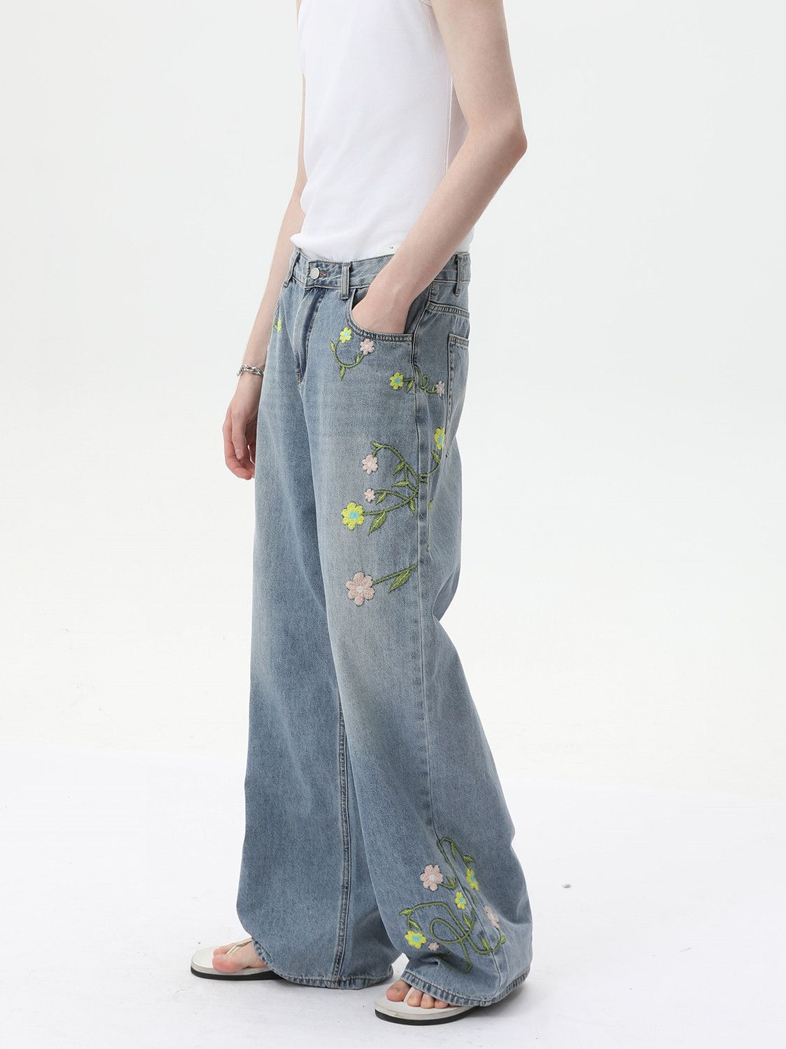 Other Men’s Floral embroidered statement jeans Size US 30 / EU 46 - 1 Thumbnail