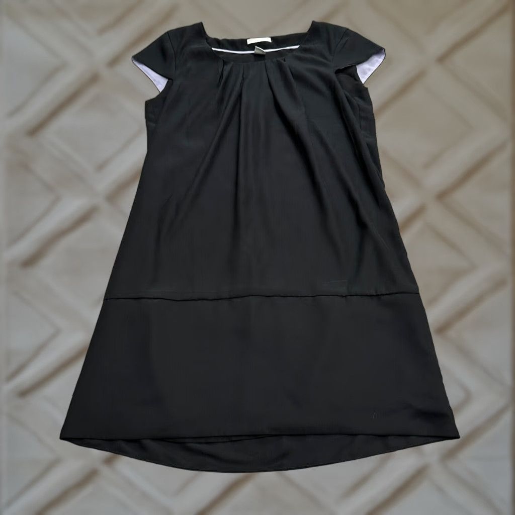 H&M H&M Shift Dress Knee Length Womens 6 Black Cap Sleeve Pleated Round Neck Work Size M / US 6-8 / IT 42-44 - 1 Thumbnail