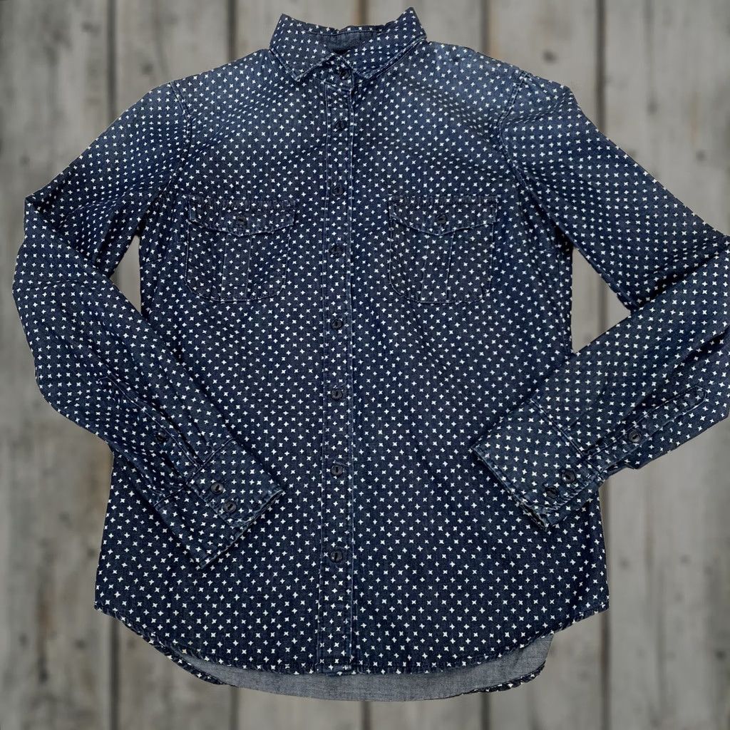 J.Crew J.CREW Button-Up Shirt Womens 4 Blue Fade Ombre Denim Star Pattern Indigo Top Shirt Button-Up Long Sleeve Casual Travel 100% Cotton Denim Size S / US 4 / IT 40 - 1 Thumbnail