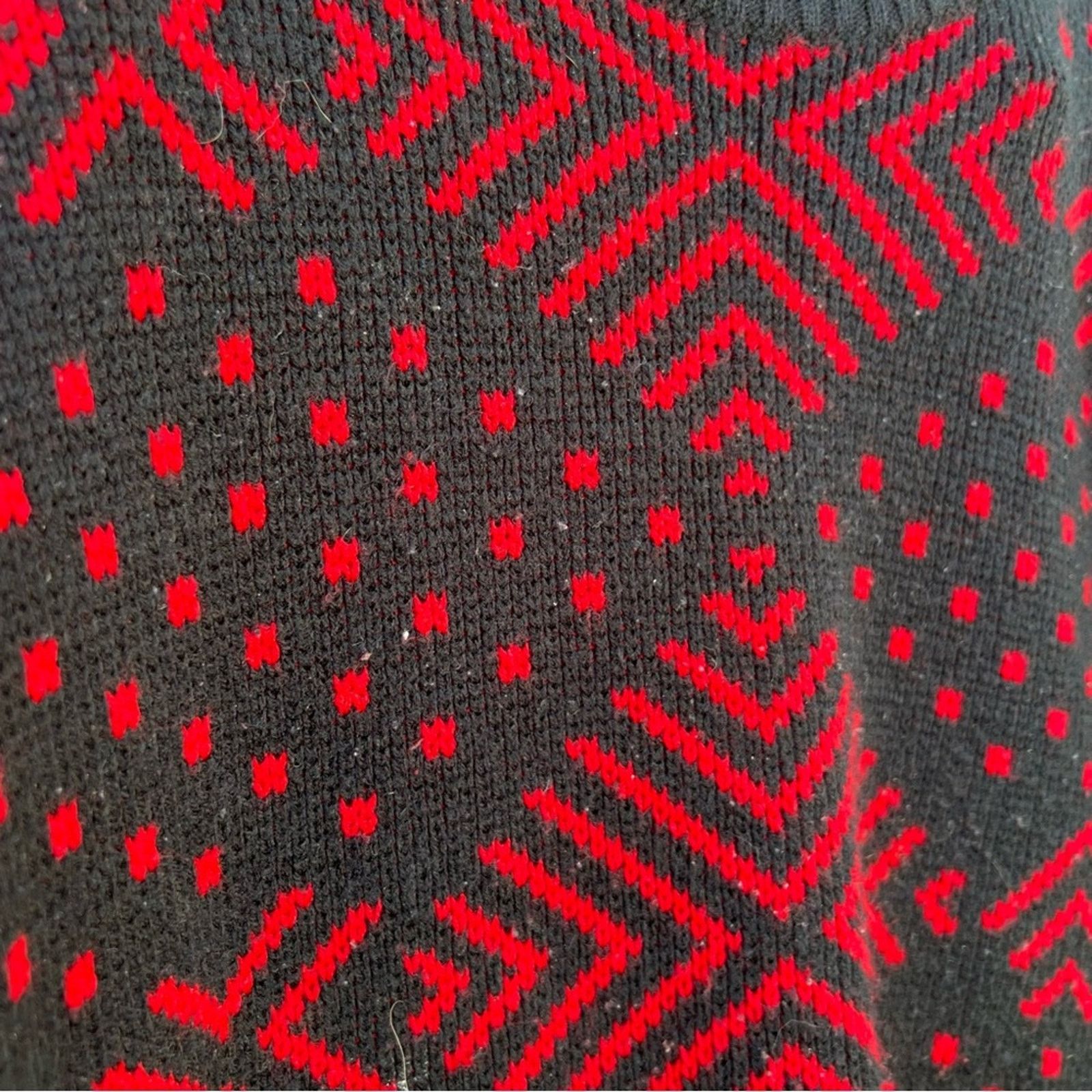 Vintage MATCHING PAIR 80s Sweater Graphix Red Black Geometric LARGE Size US L / EU 52-54 / 3 - 3 Thumbnail