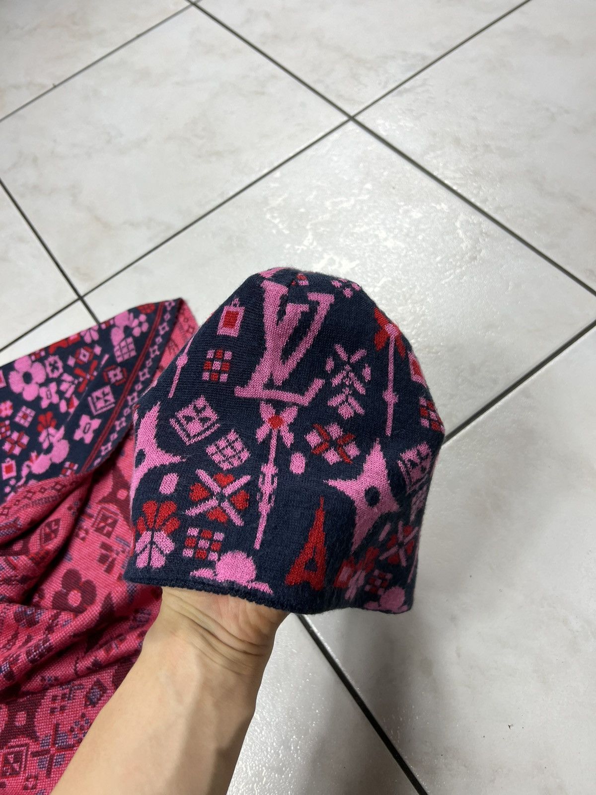 Louis Vuitton Vintage Louis Vuitton set hat+scarf floral monogram luxury Size ONE SIZE - 15 Thumbnail