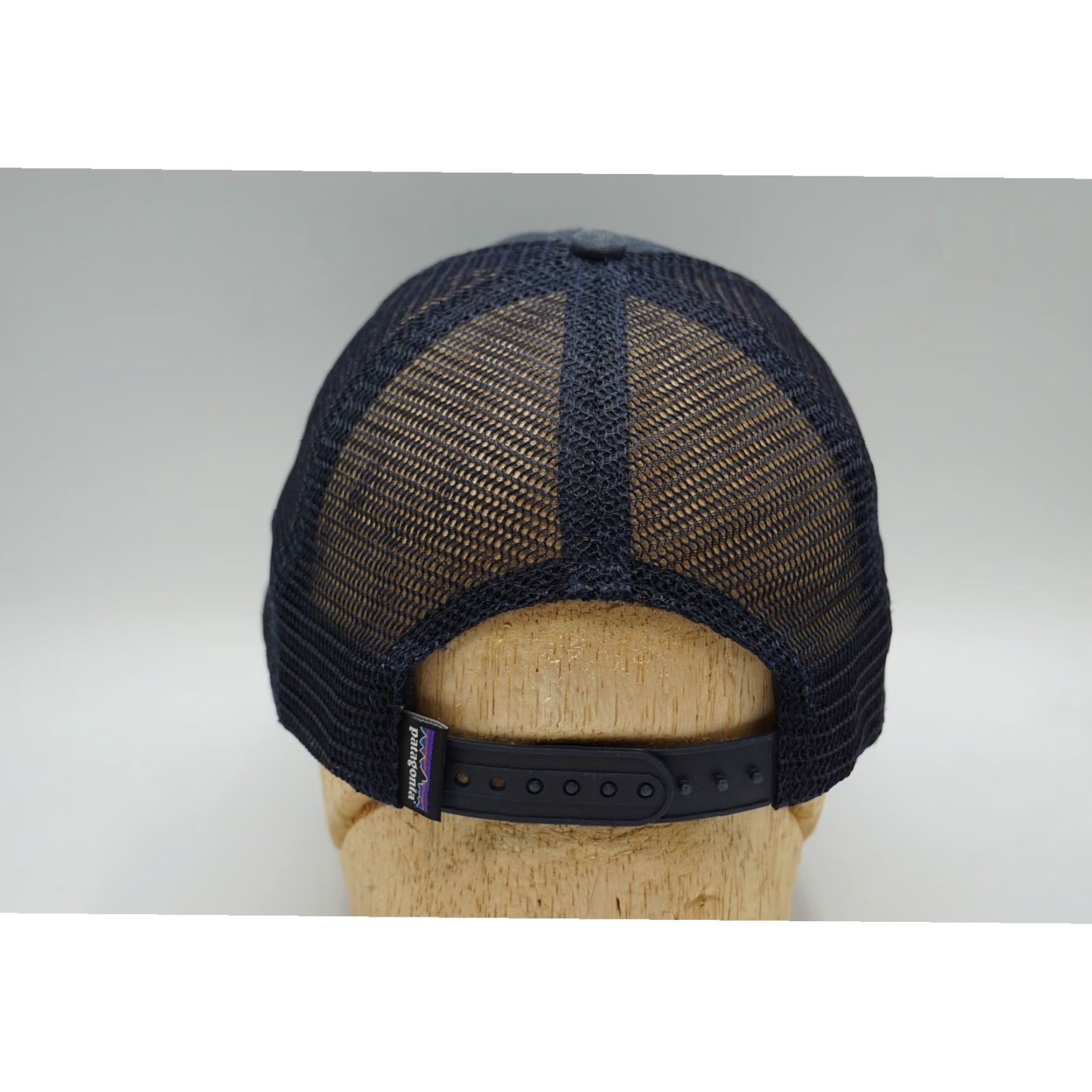 Patagonia VINTAGE Patagonia Men's P-6 Logo LoPro Trucker Hat Navy Blue Size ONE SIZE - 3 Thumbnail