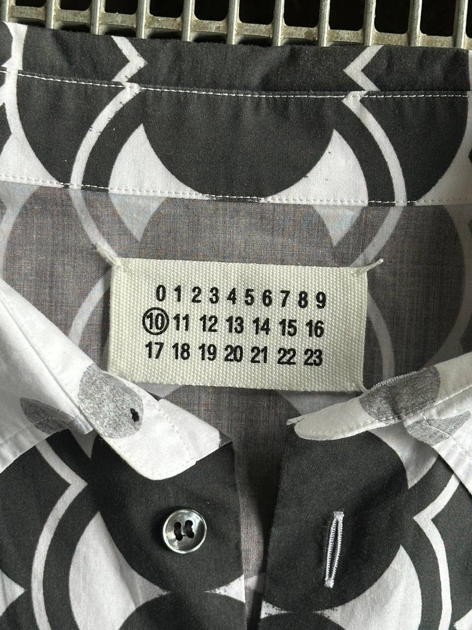 Maison Margiela Maison Margiela Abstract Button-Up Shirt Size US L / EU 52-54 / 3 - 8 Thumbnail