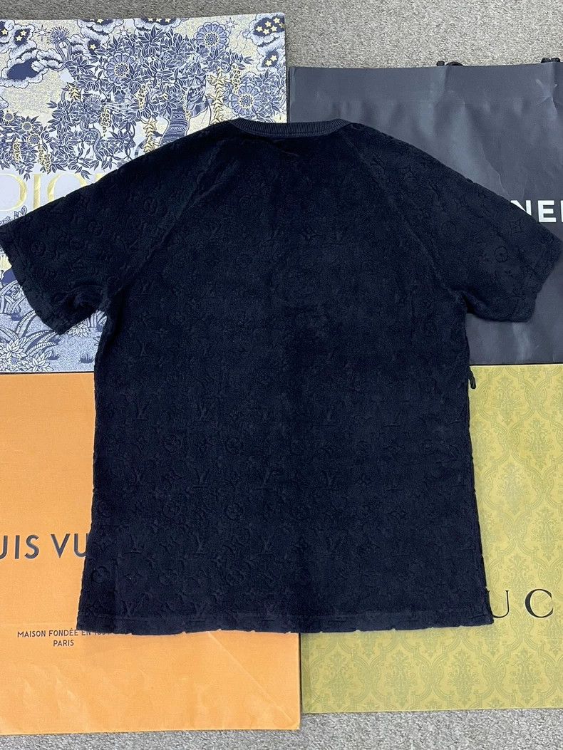 Louis Vuitton Louis Vuitton Black embossed presbyopic towel material sho Size US M / EU 48-50 / 2 - 2 Thumbnail