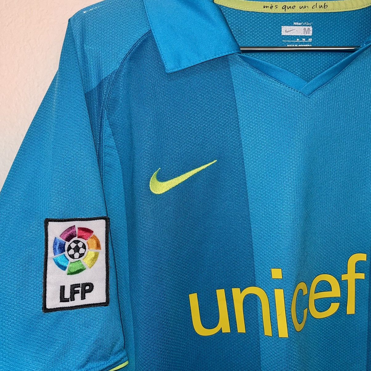 Nike Nike Barcelona 2007 Lionel Messi Kit RARE Size US M / EU 48-50 / 2 - 5 Thumbnail