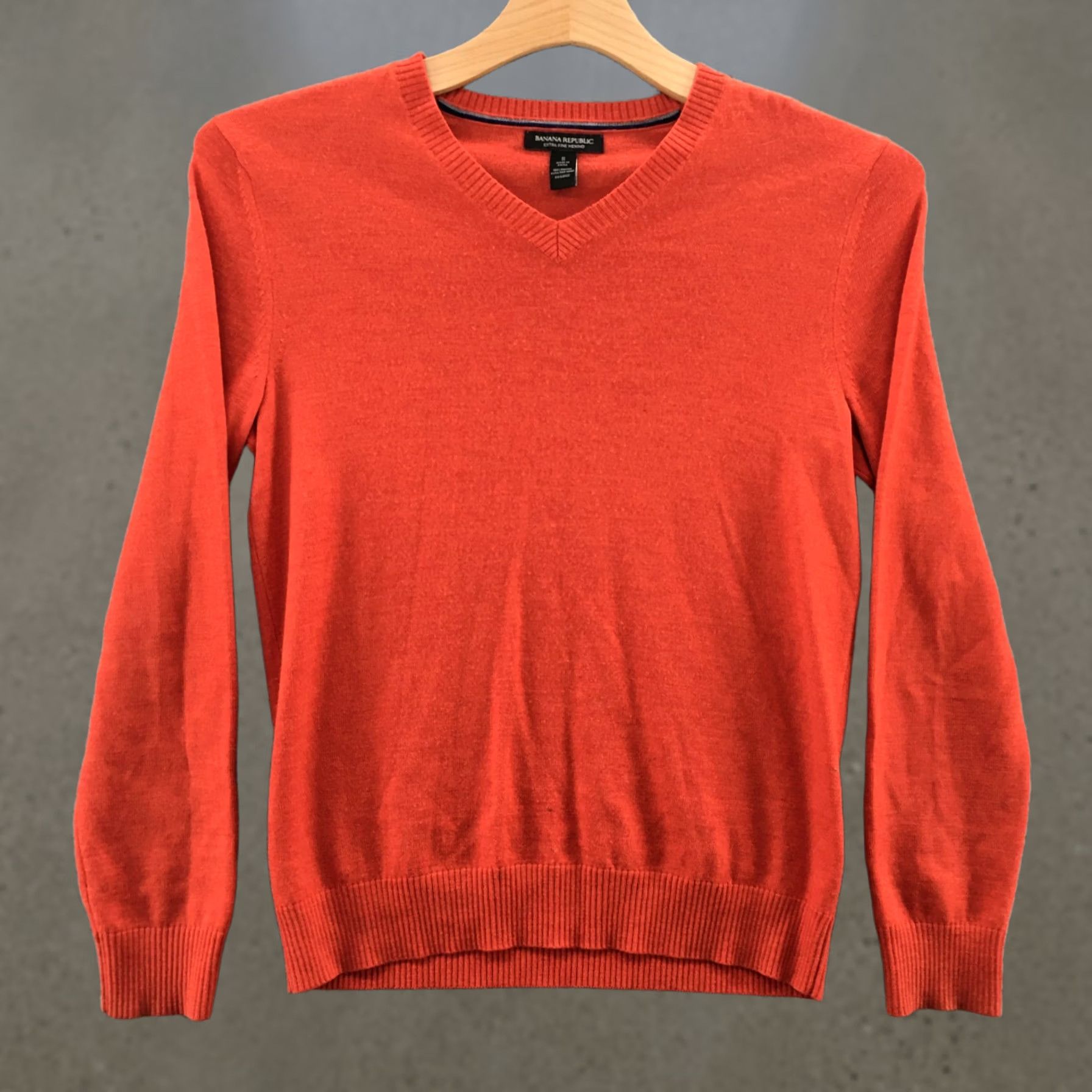 Banana Republic Banana Republic Sweater Mens S Orange Long Sleeve V-neck Merino Extra Fine Wool Shirt Size US S / EU 44-46 / 1 - 1 Thumbnail
