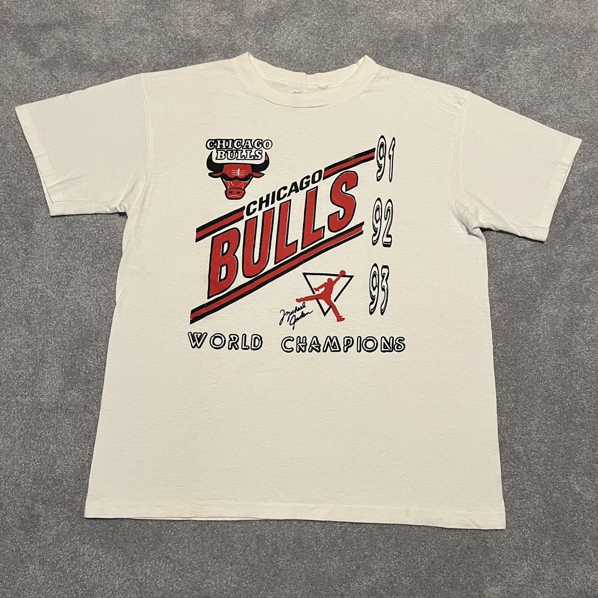 Vintage 1990s NBA Chicago Bulls World Champions Graphic Tee