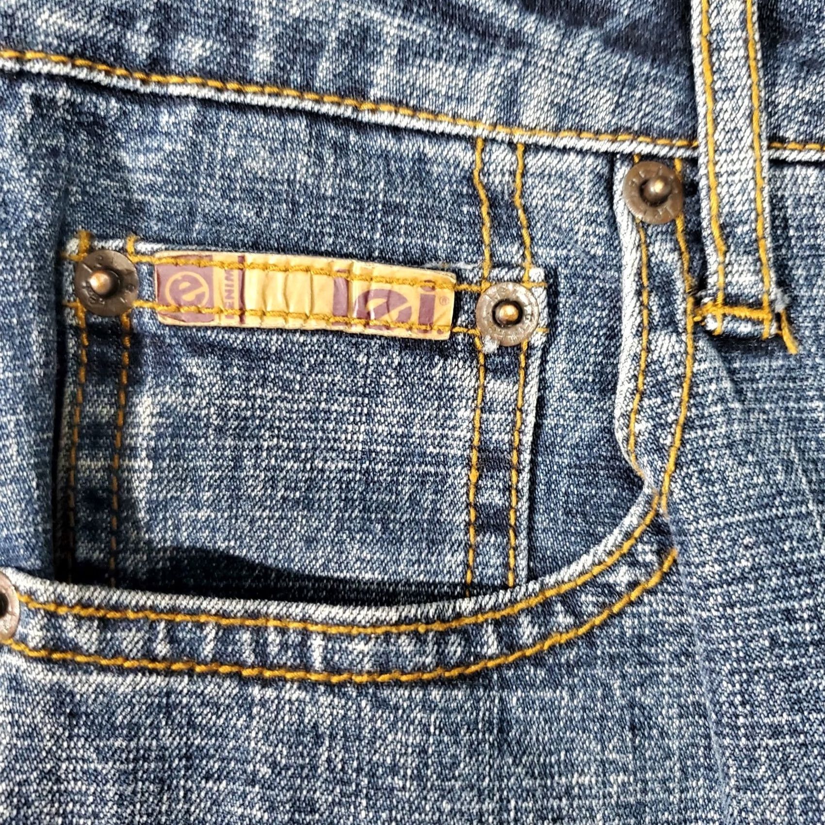 Vintage VINTAGE Lei Jeans Womens Capri Denim 28 X 21.5 Blue Mid Rise Size 5 90s Bohemian Stretch Jeans Womens Size 27" / US 4 / IT 40 - 3 Thumbnail