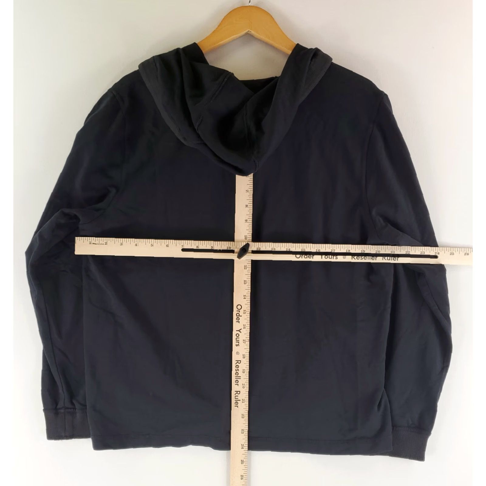 Carbon2Cobalt **Carbon 2 Cobalt 4 Button Snap Hoodie Black Mens XL** User: Carbon 2 Cobalt 4 Button Snap Hoodie Black Mens XL Size US XL / EU 56 / 4 - 8 Thumbnail