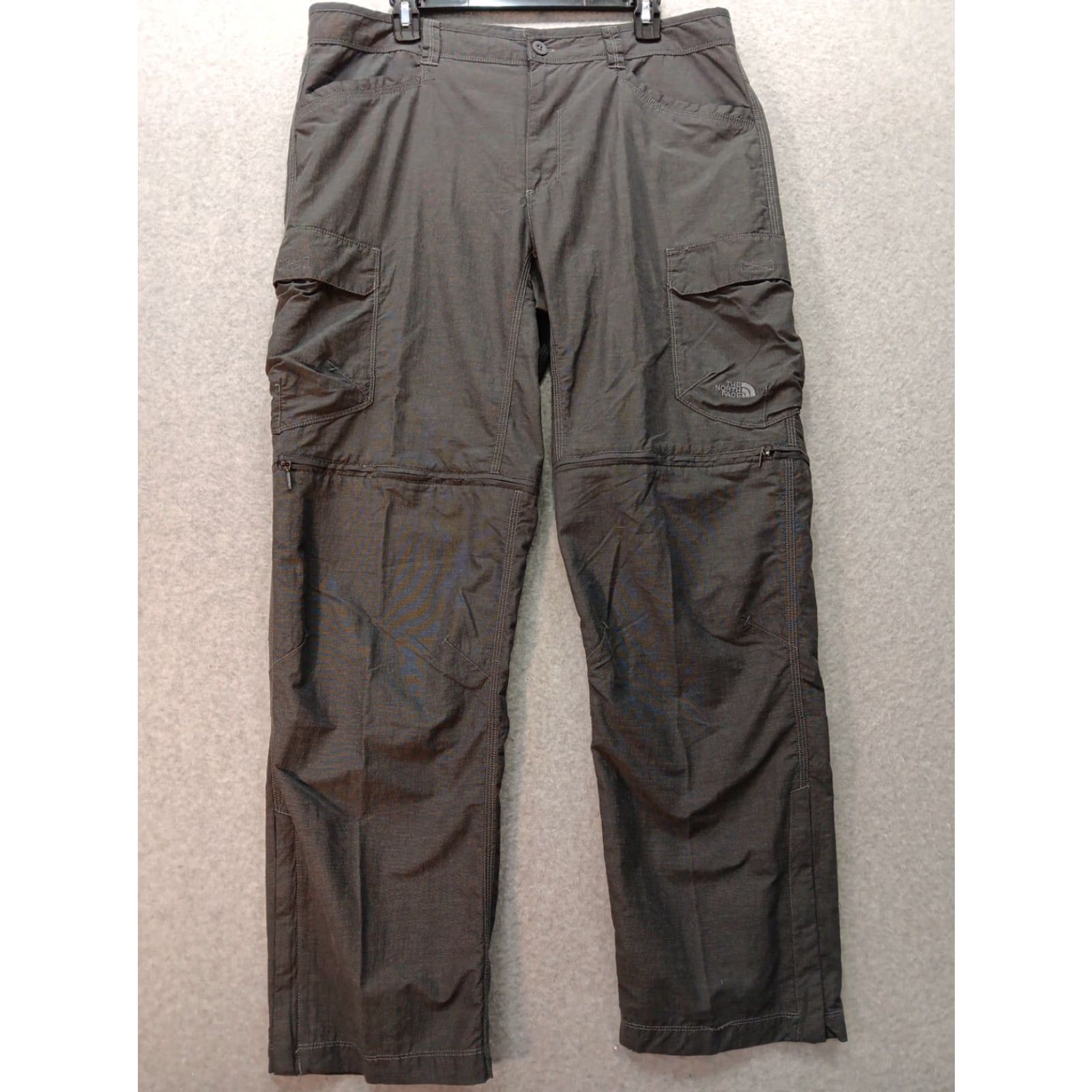 The North Face The North Face Men Cargo Pants Shorts 36 Regular Gray Zip Off Convertible Hiking Shorts Pockets Adjustable Waist 32 Inseam Mens Size US 36 / EU 52 - 2 Thumbnail