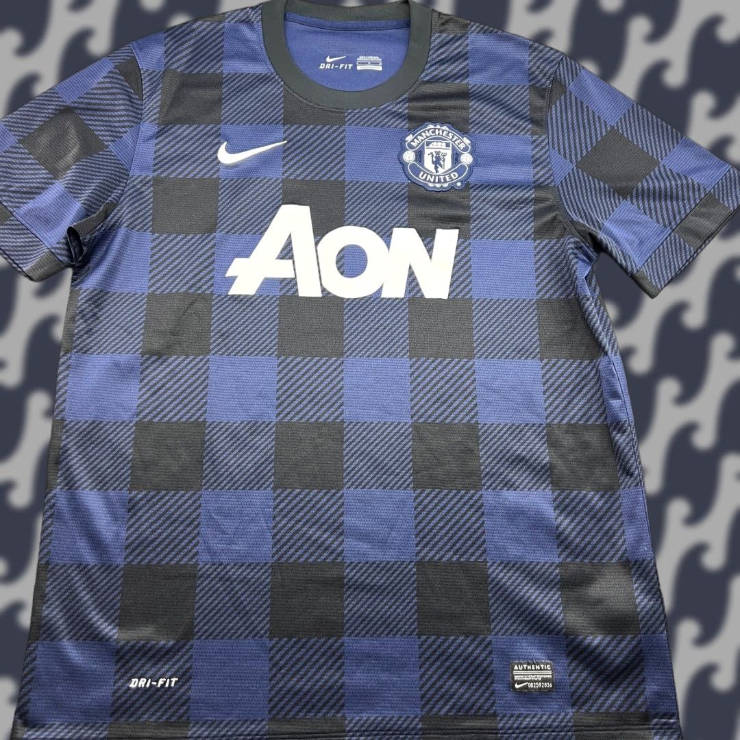 Nike Manchester United 2013 2014 Away Football Jersey Large Shirt Nike Men L Blue Short Sleeve Moisture Wicking Quick Dry Jersey Sportsกิจ Size US L / EU 52-54 / 3 - 1 Thumbnail