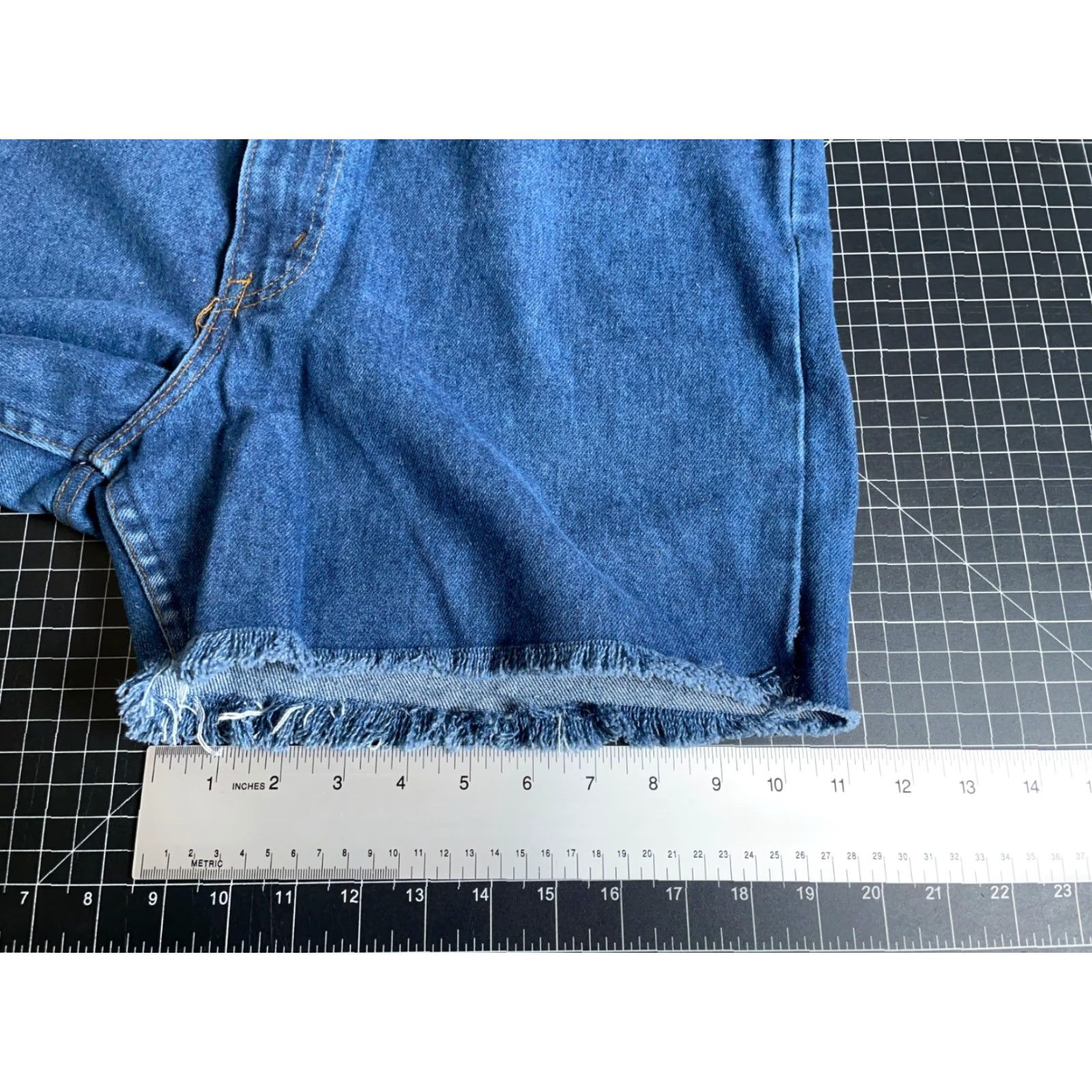 Levi's VINTAGE Levi's 519 Jean Short Bermuda Men's 36 x 4 Blue Denim Orange Tab Frayed 80s Hip Hop Retro Size US 36 / EU 52 - 7 Thumbnail