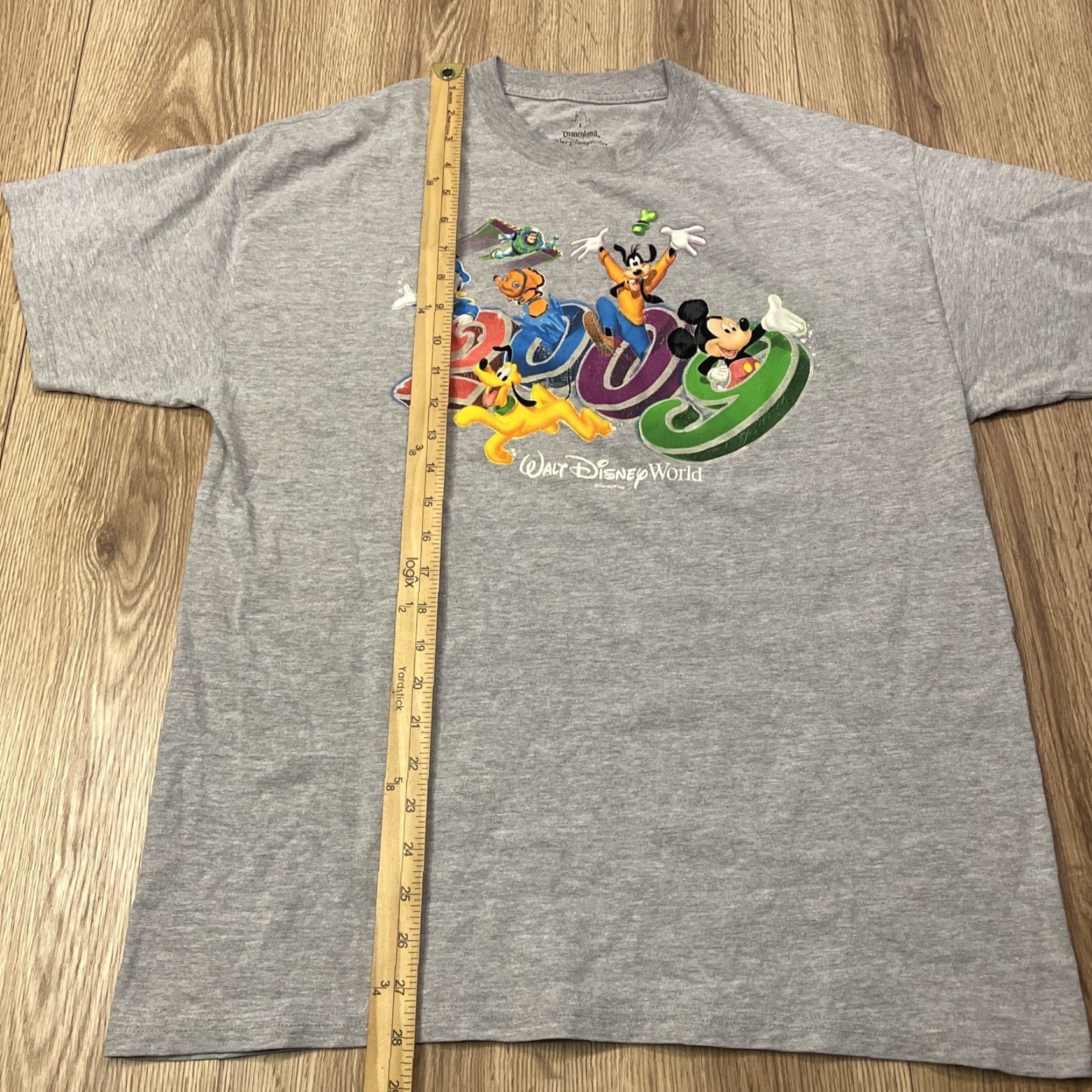 Disney Disney Pixar Mickey Mouse Graphic T-Shirt Adults Size Large Gray Short Sleeve Walt Disney World 2009 Mens Size US L / EU 52-54 / 3 - 4 Thumbnail