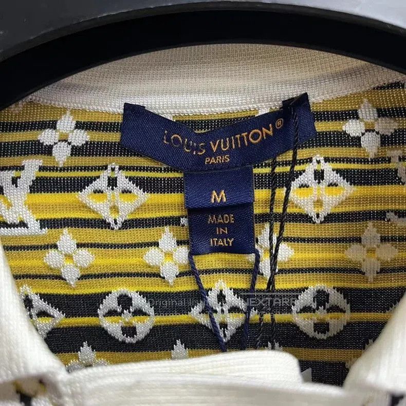 Louis Vuitton louis vuitton white logo jacquard polo straight short sleev Size US M / EU 48-50 / 2 - 3 Thumbnail