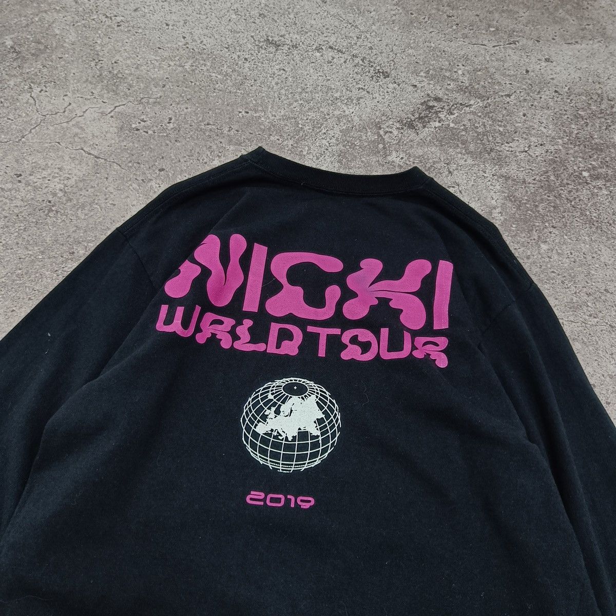 Band Tees Nicki Minaj Barbie Dreams World Tour longsleev y2k hype rap Size US M / EU 48-50 / 2 - 4 Thumbnail