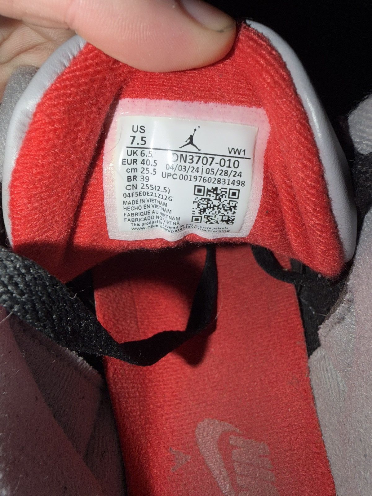 Jordan Brand Jordan 3 black cement Size US 7.5 / EU 40-41 - 1 Thumbnail