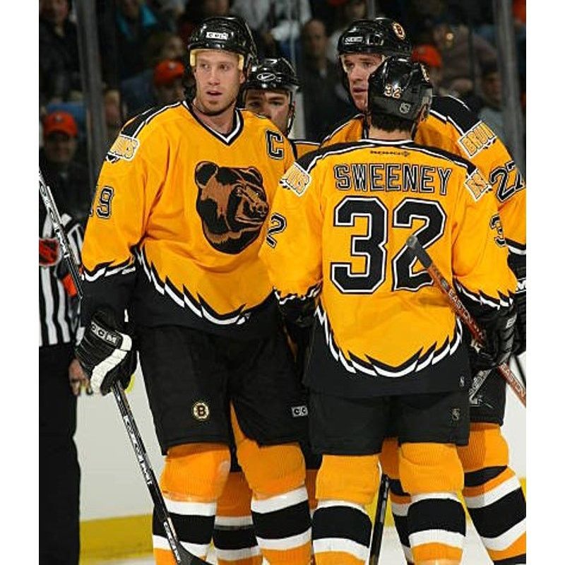 Ccm Boston Bruins 2000s CCM Pooh jersey M gold alt NHL vintage Size US M / EU 48-50 / 2 - 5 Thumbnail