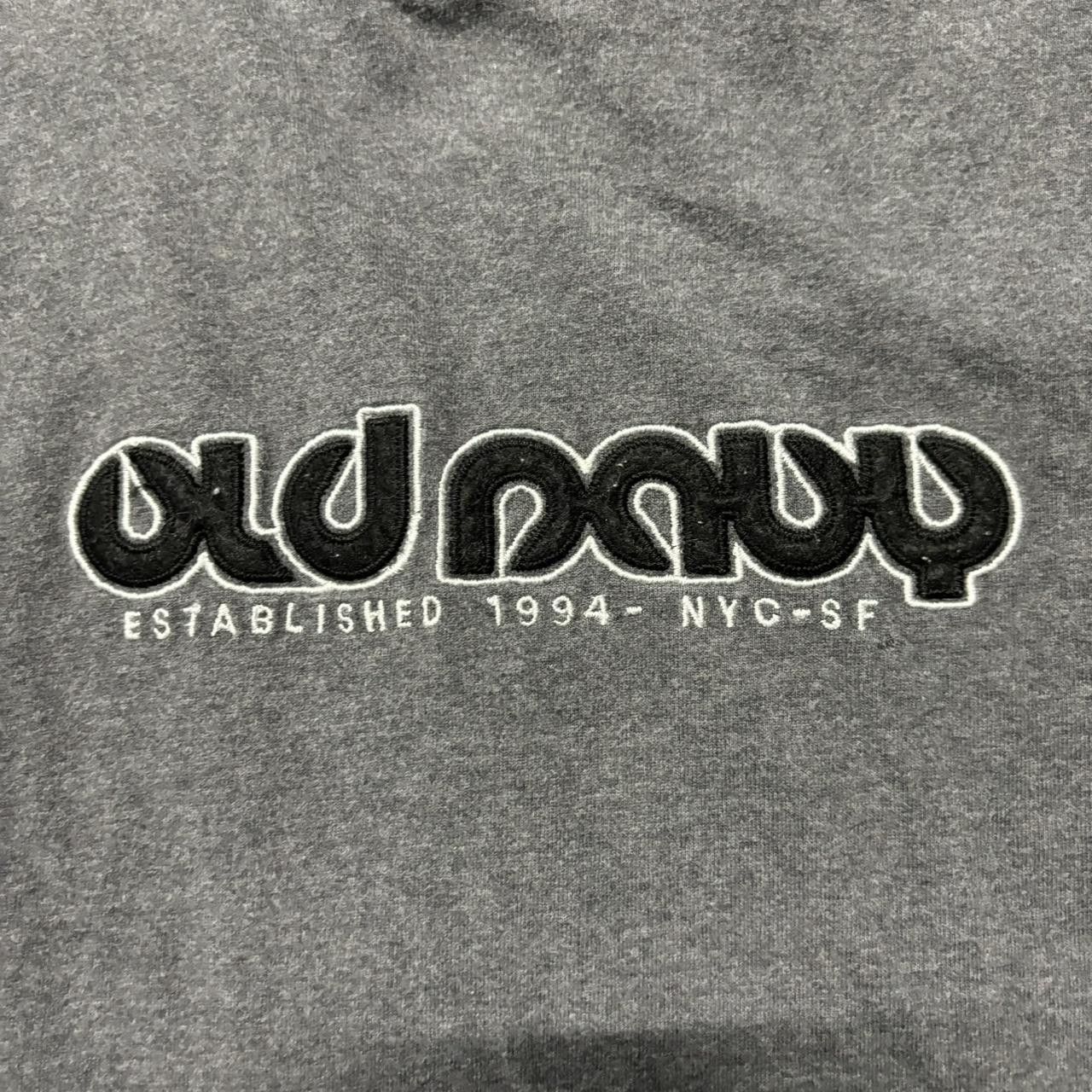 Old Navy × Vintage Crazy Vintage Y2K/2000s Faded Grey Old Navy Middle Spellout Skater Essential Longsleeve Tee! Size US M / EU 48-50 / 2 - 3 Thumbnail