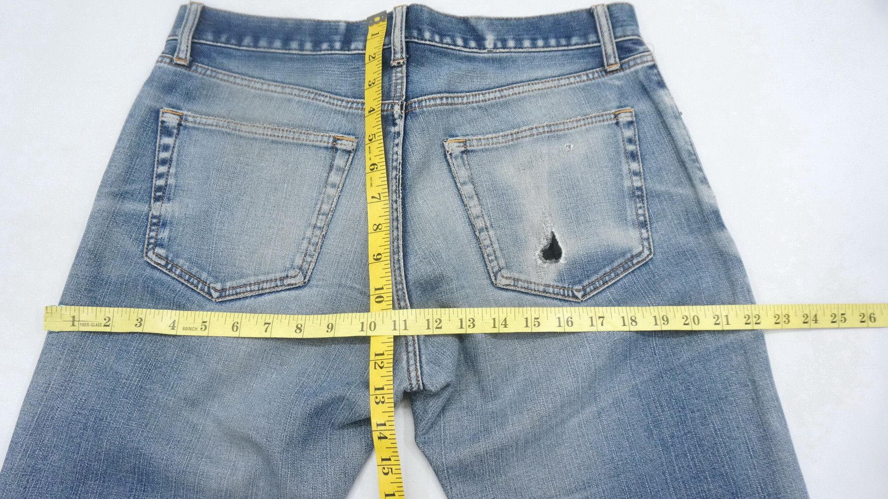 Uniqlo Uniqlo Jeans UJ Insulated Distressed Jeans Size US 33 - 12 Thumbnail