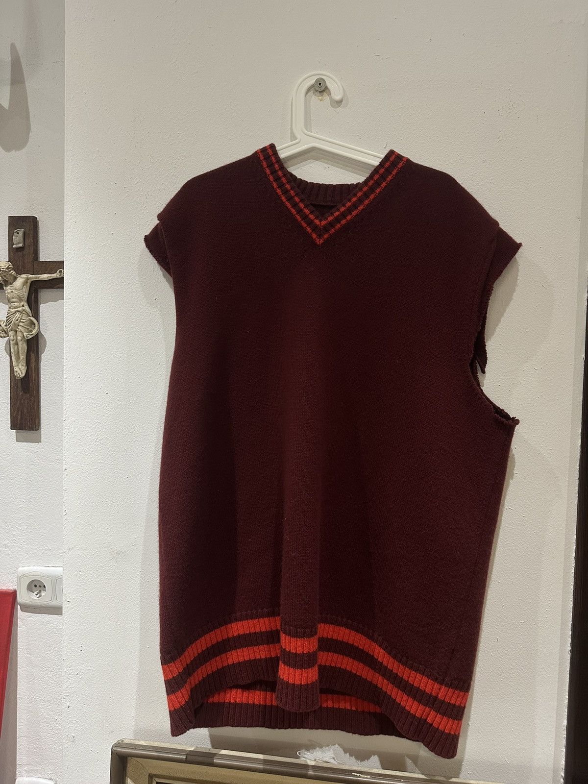 Maison Margiela Maison Margiela burgundy oversize knit v neck Size US M / EU 48-50 / 2 - 1 Thumbnail