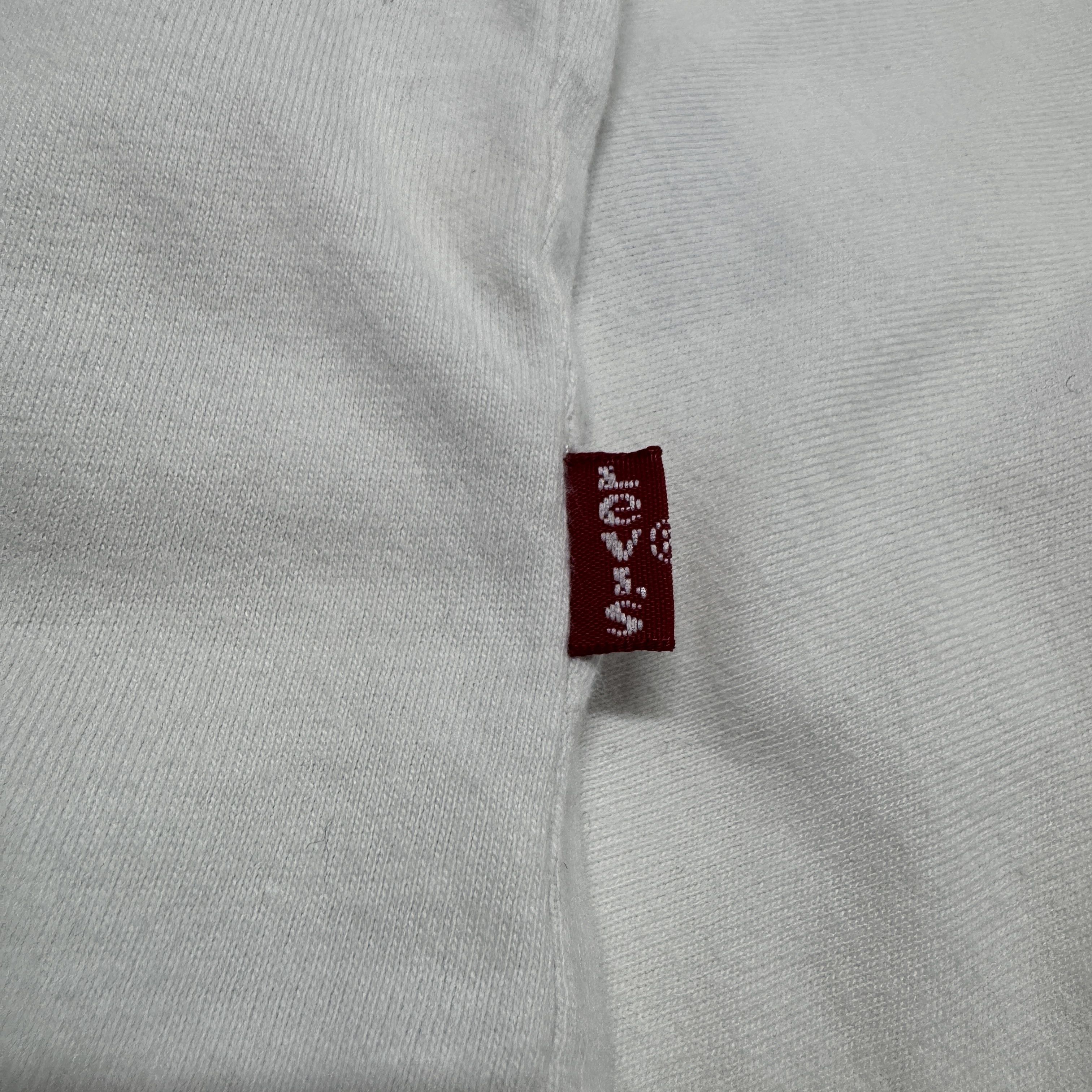 Levi's Levi's White Graphic Tshirt With The Iconic Red Batwing Logo Size US L / EU 52-54 / 3 - 7 Thumbnail