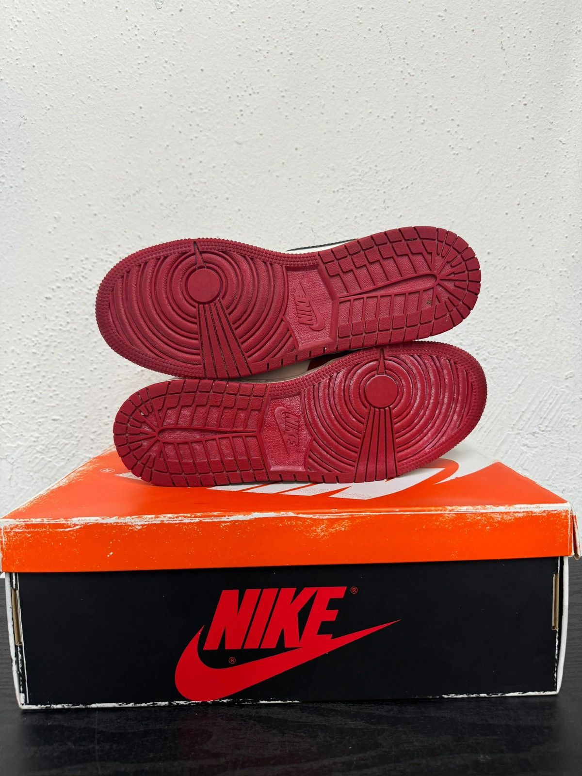 Jordan Brand Jordan 1 Lost and Found Size US 7 / EU 40 - 4 Thumbnail