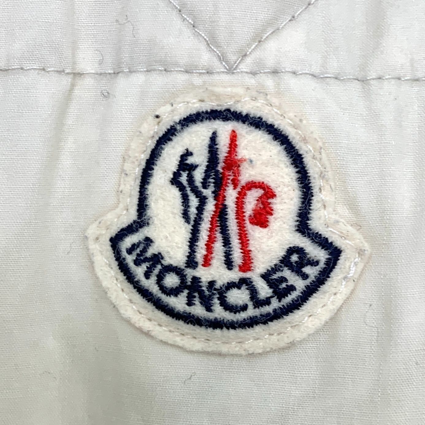 Moncler Moncler Montclar Series Off-White Logo Patch Hooded Down Jac Size M / US 6-8 / IT 42-44 - 2 Thumbnail