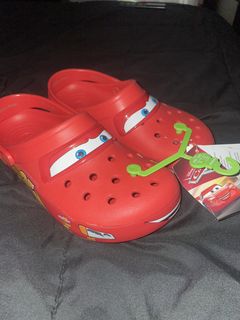 The raffle for the Lightning McQueen Crocs in men's sizing is now