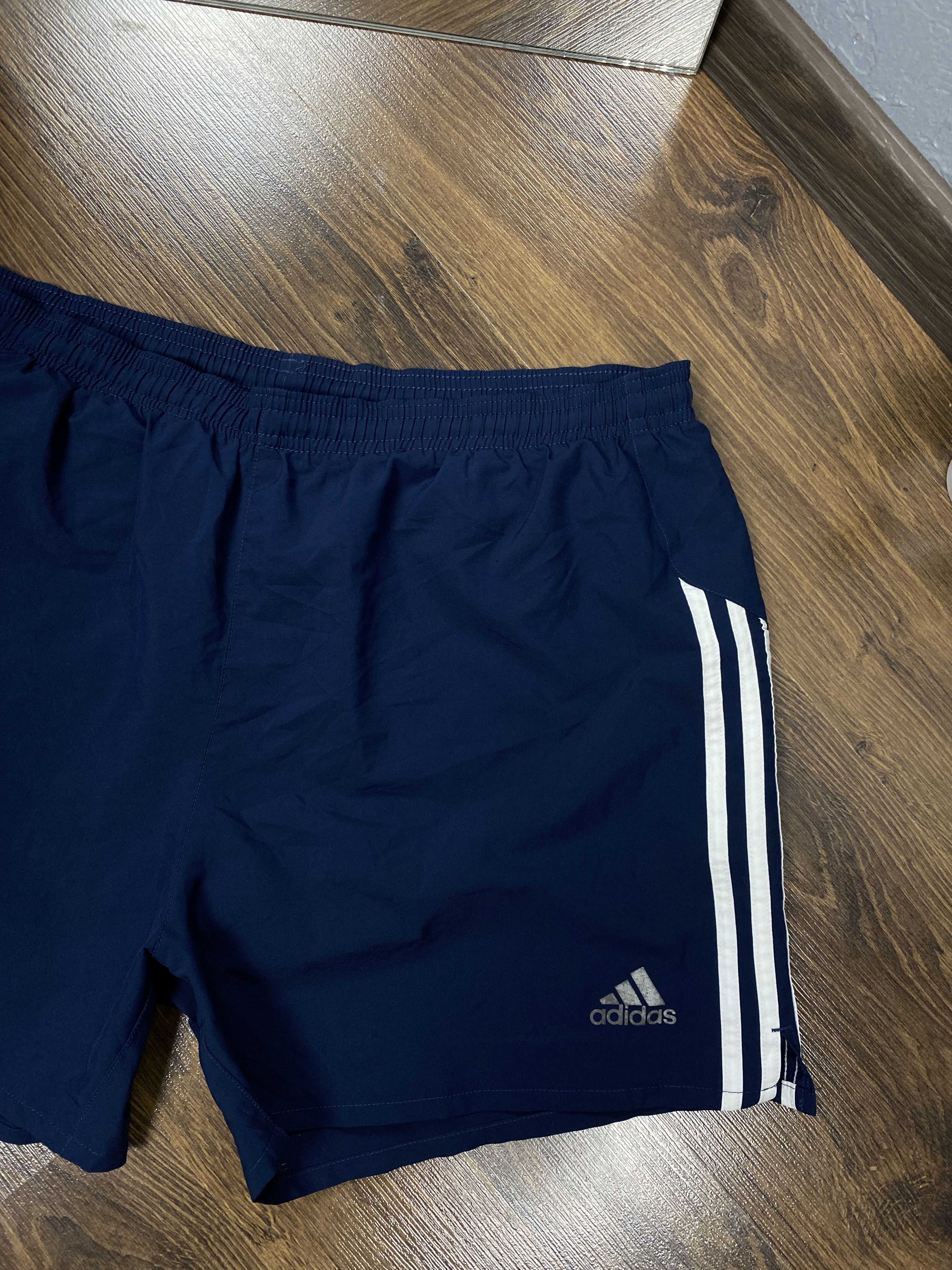 Adidas Adidas Vintage Mens Shorts Y2K Size US 32 / EU 48 - 2 Thumbnail