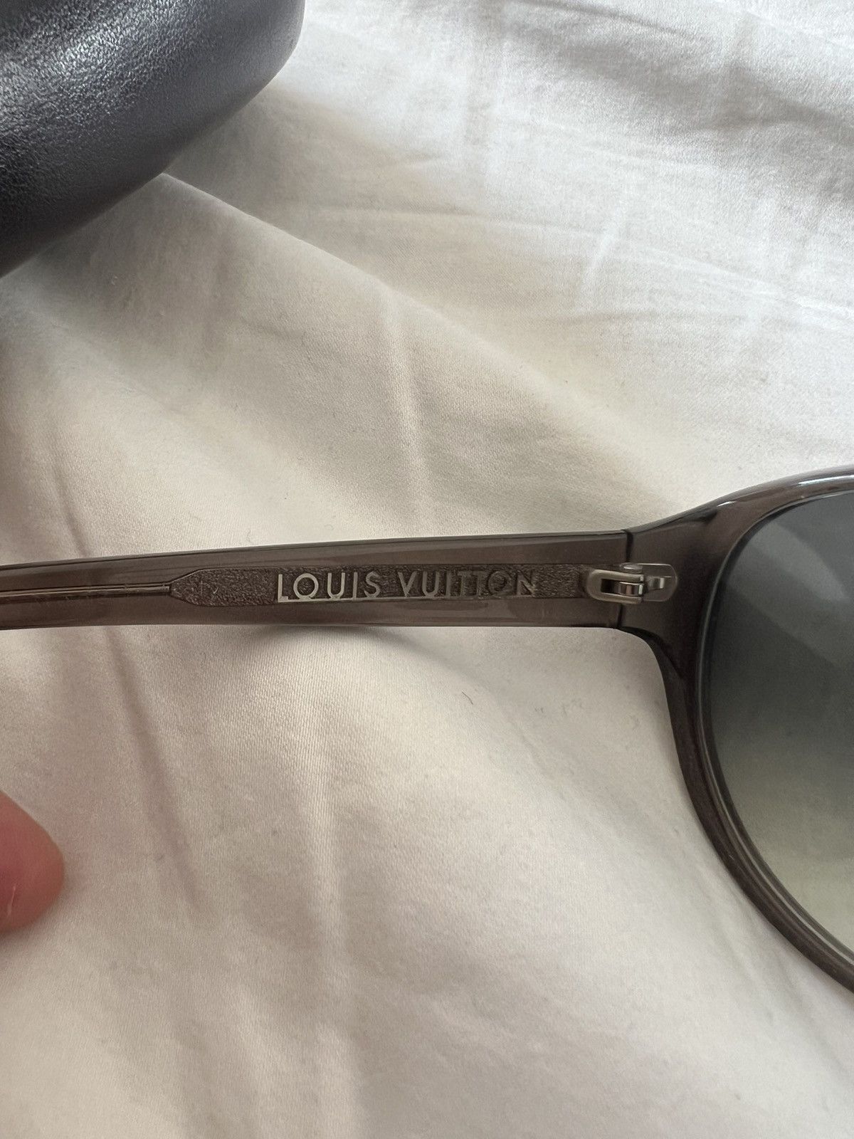 Louis Vuitton Vintage Louis Vuitton Acetate Illusion Sunglasses Size ONE SIZE - 4 Thumbnail