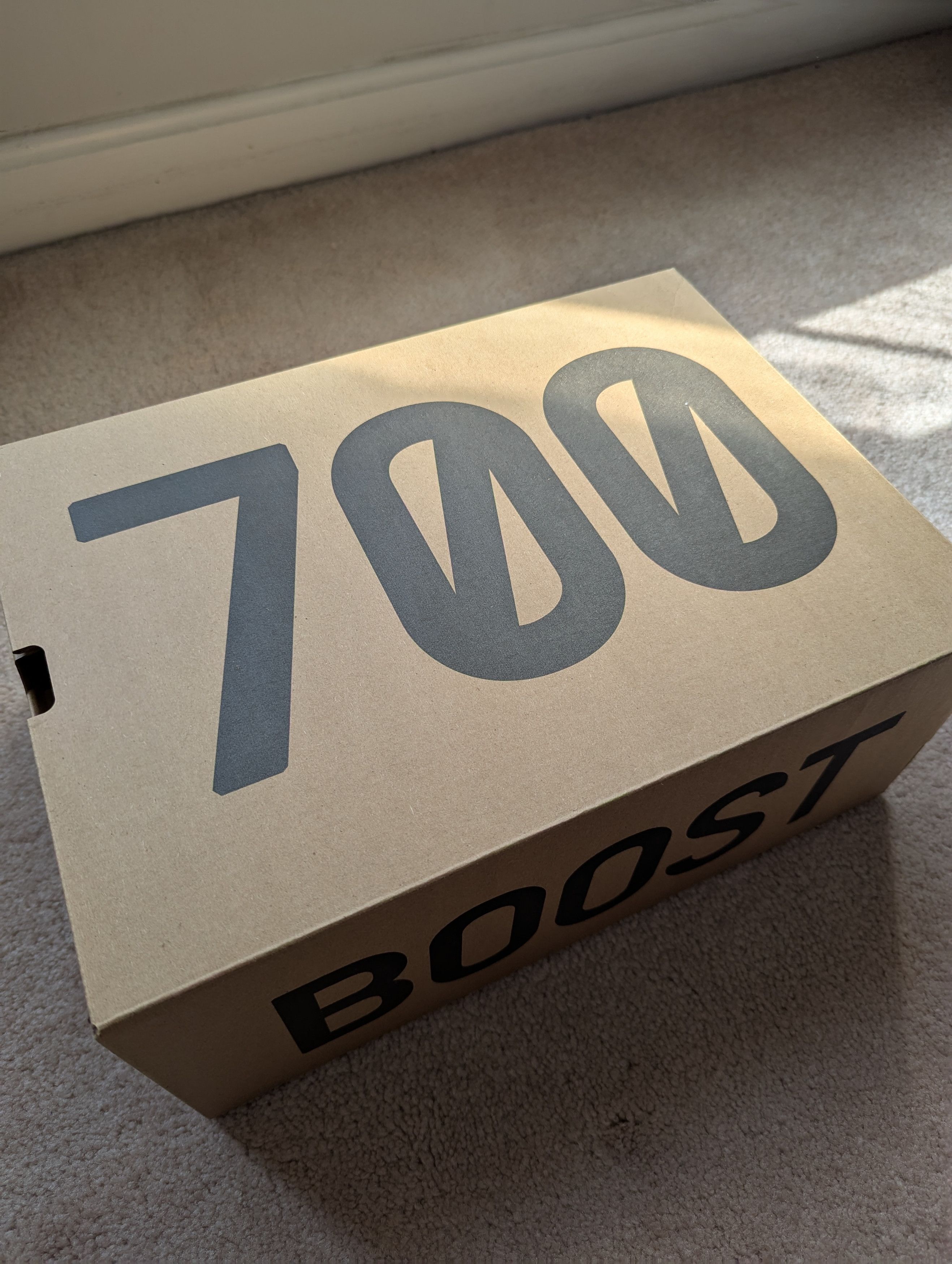 Adidas Adidas Yeezy Boost 700 V2 'Vanta' Size US 9 / EU 42 - 12 Thumbnail