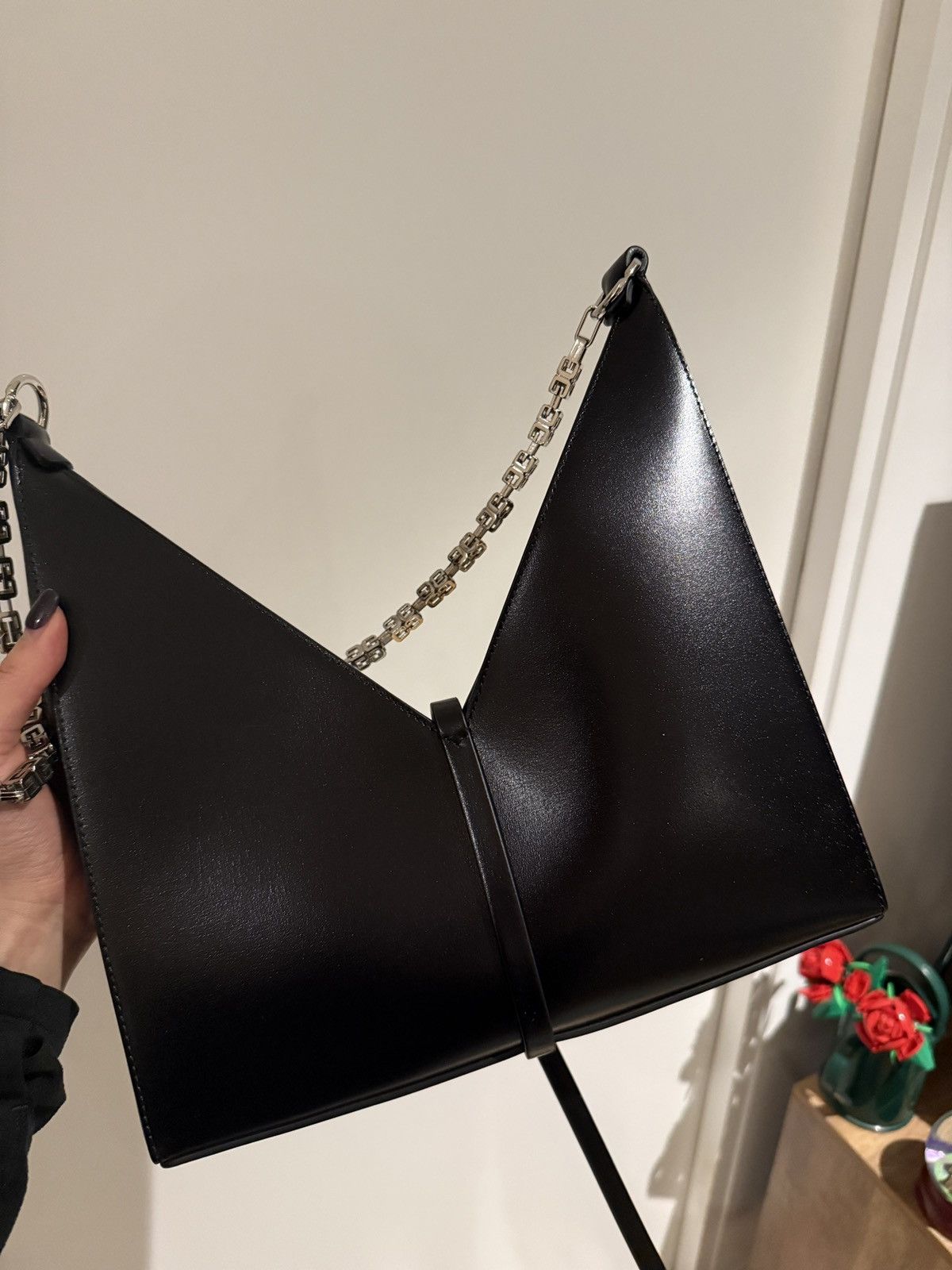 Givenchy Givenchy Small Cut Out Logo Chain Bag Size ONE SIZE - 4 Thumbnail