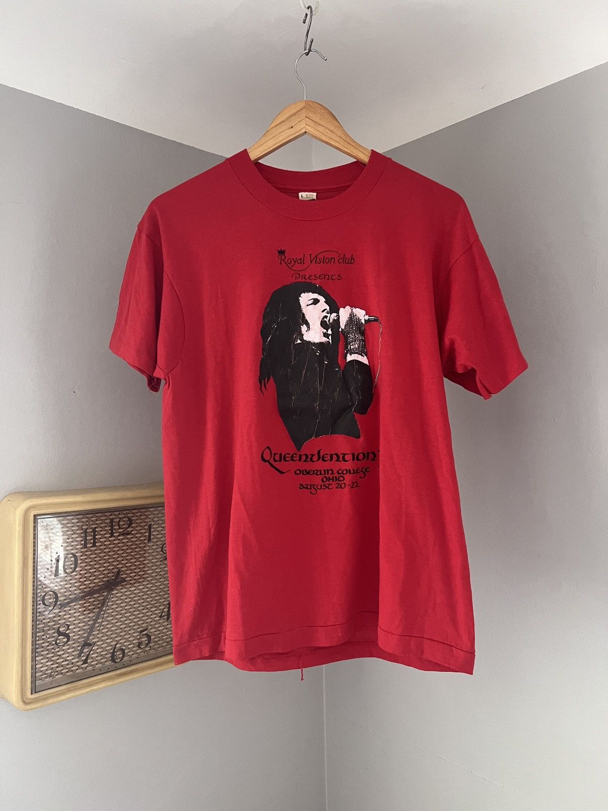 90s Queen Royal Vision Club T-Shirt Red Size Large