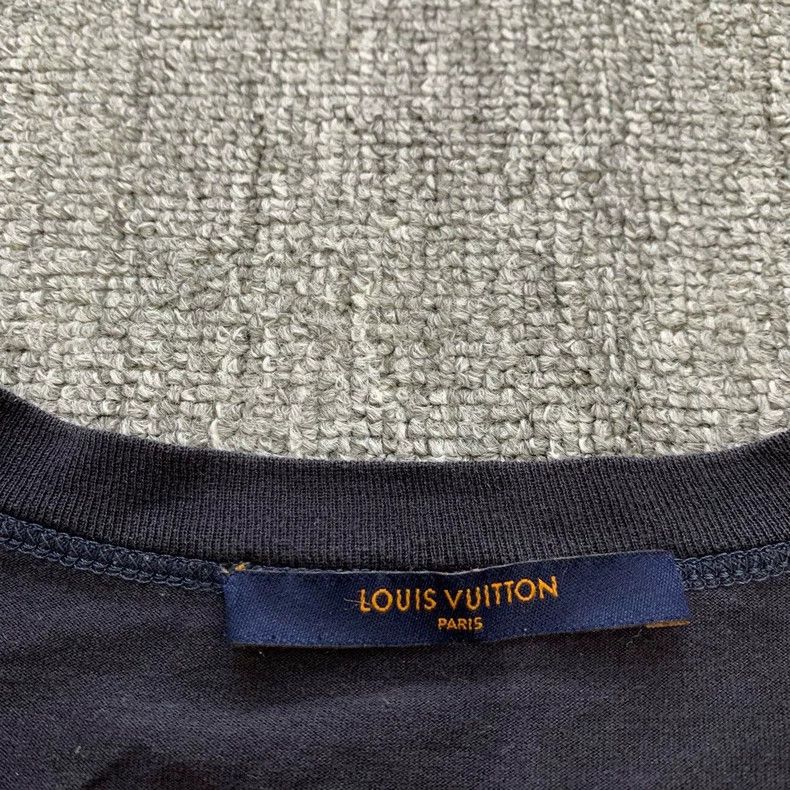Louis Vuitton Louis Vuitton Pocket upside down logo short sleeve Size US XXL / EU 58 / 5 - 6 Thumbnail