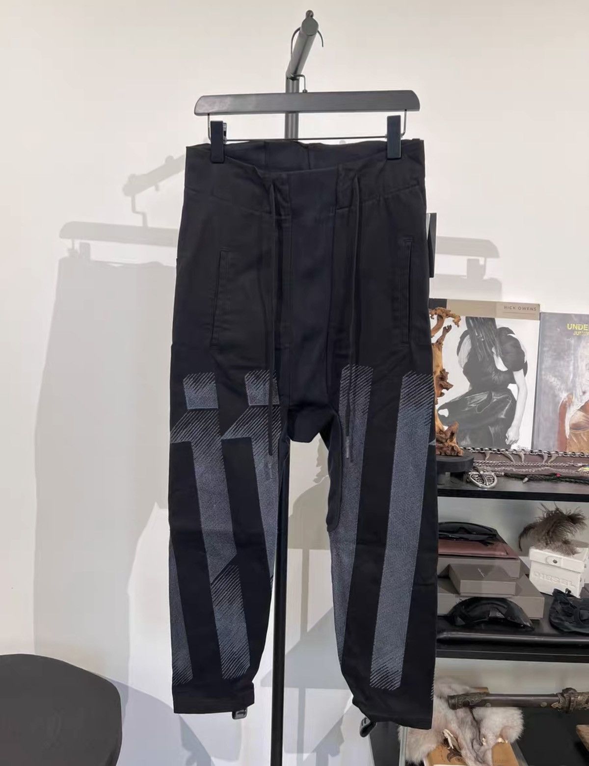 11 By Boris Bidjan Saberi 11ByBBS Heavyweight Embroidered Pants Size US 31 - 1 Thumbnail