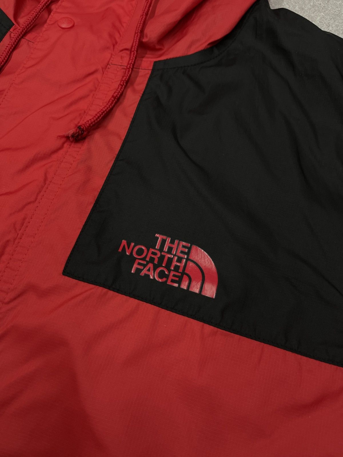 The North Face The North Face Mountain Raincoat Red/Black Outdoor Gorpcore Size US M / EU 48-50 / 2 - 5 Thumbnail