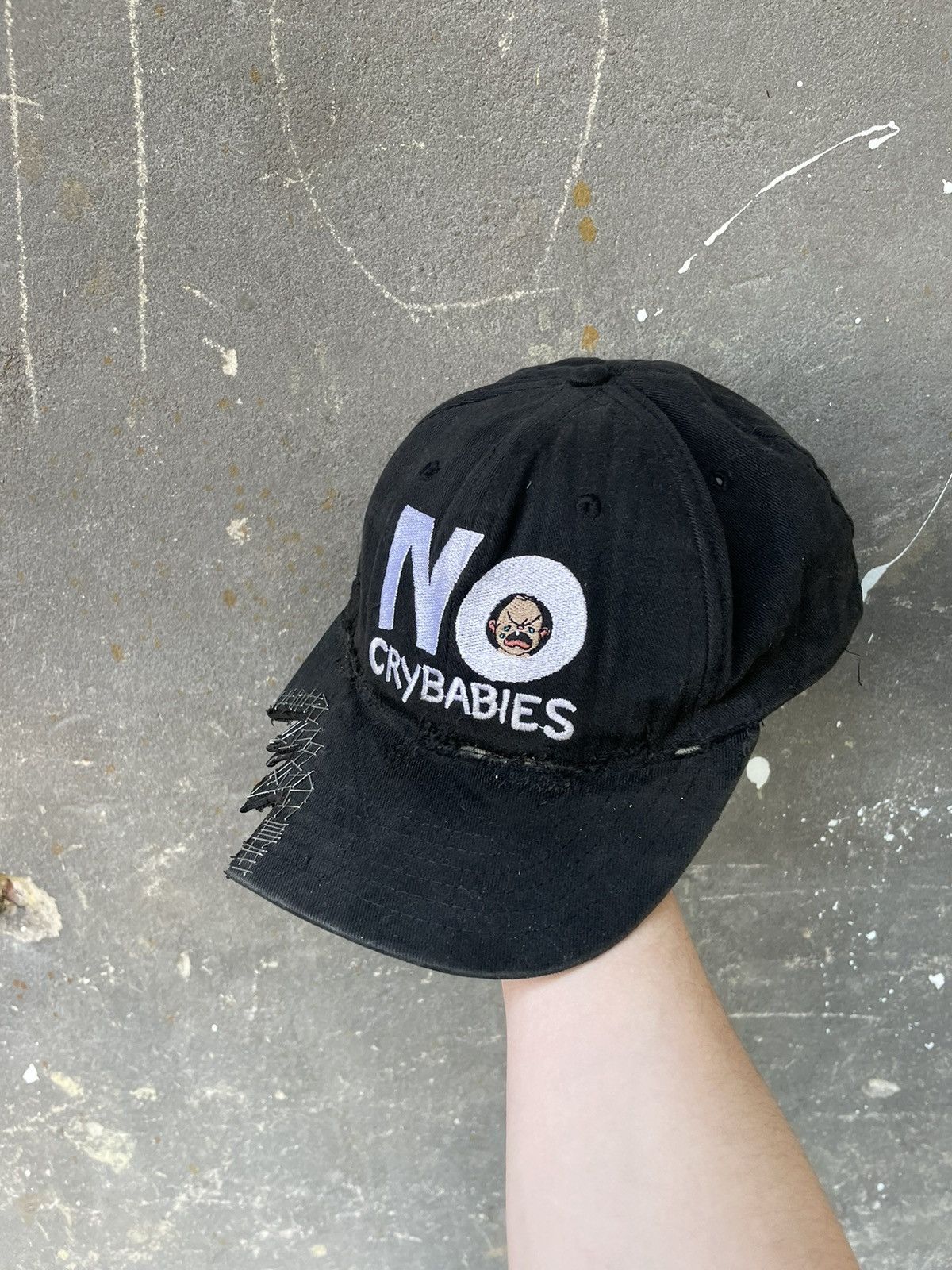 No Fear × Vintage Vintage No Fear 90’s ‘NO CRYBABIES’ Distressed Hat Cap Y2K Size ONE SIZE - 1 Thumbnail