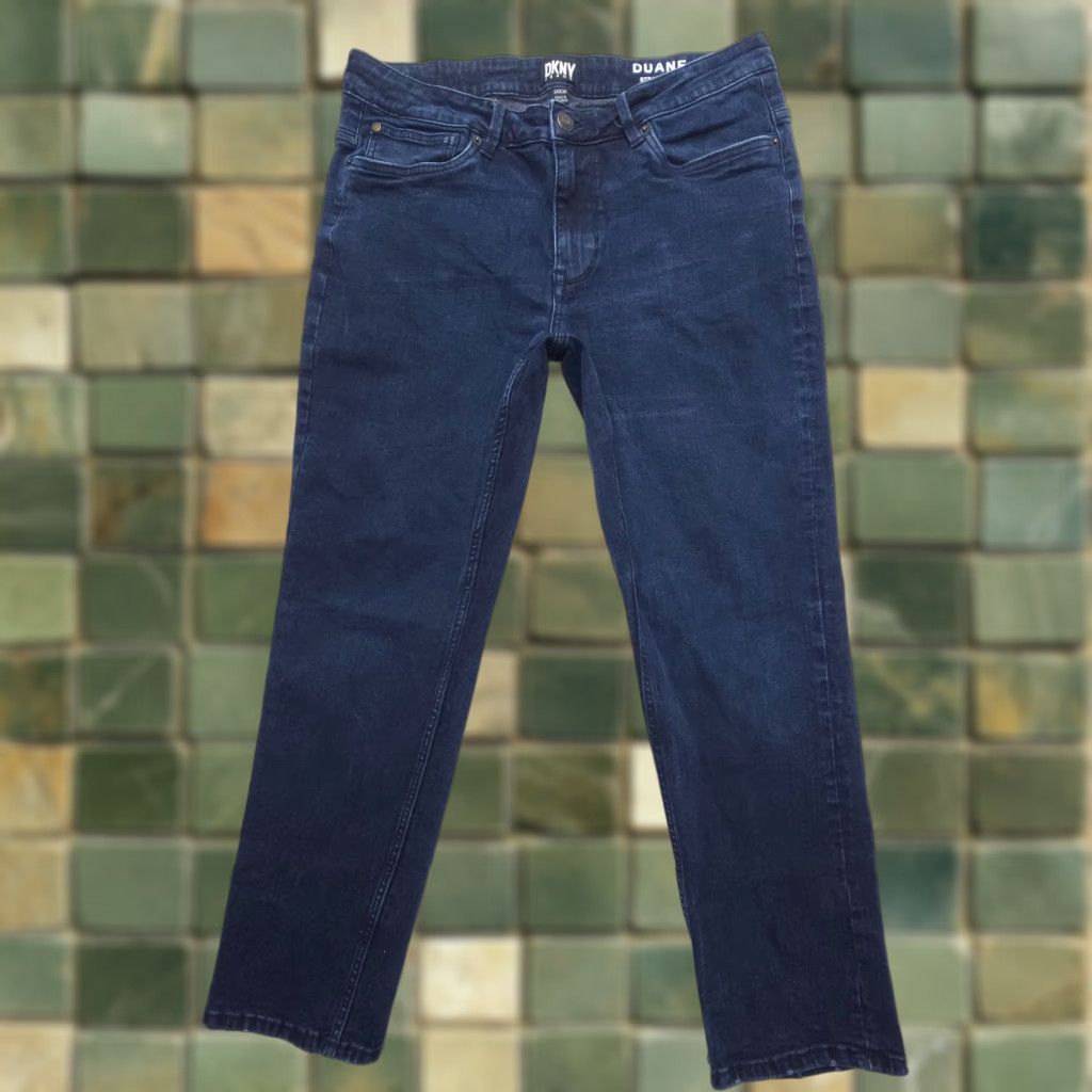 DKNY DKNY Jeans Mens 34 Straight Denim 5-Pocket Dark Wash Regular Rise Inseam 28 in Blue Cotton Blend Stretch Logo USA Vintage: No Size US 34 / EU 50 - 1 Thumbnail