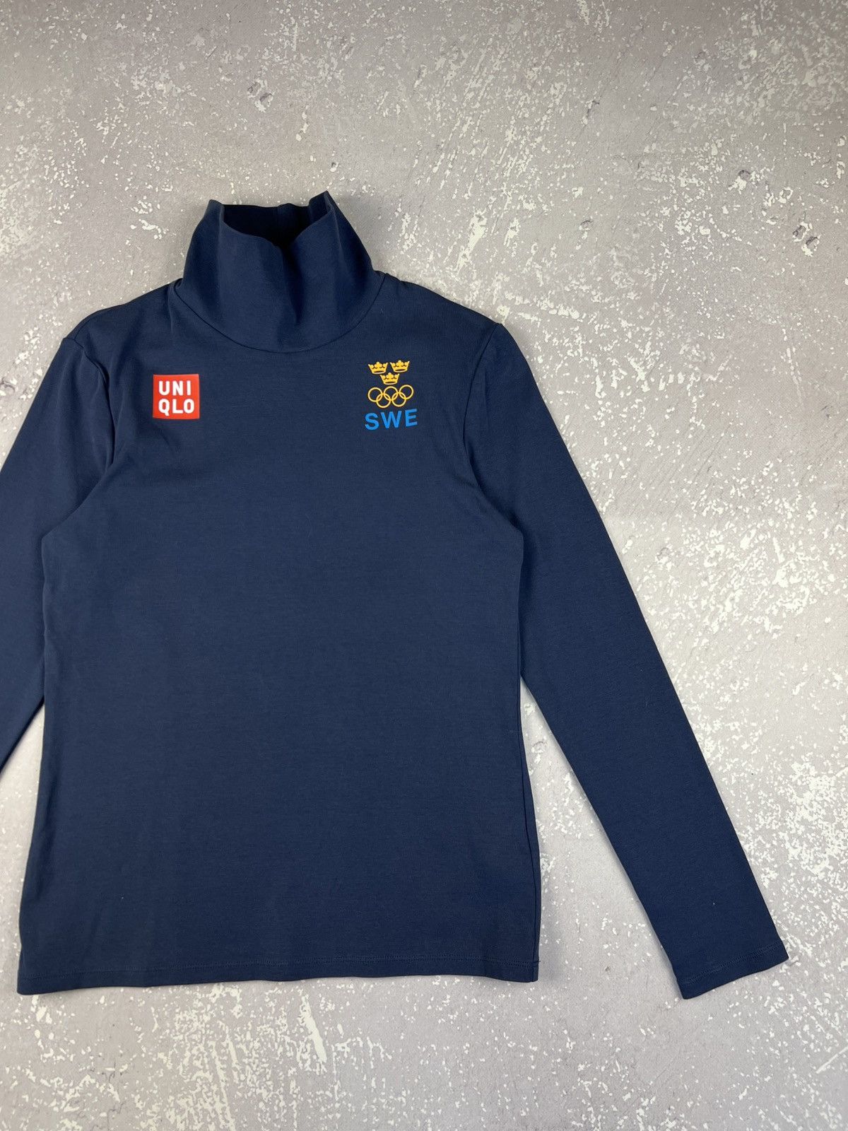 Uniqlo UNIQLO Sweden Athlete Olympic Turtle Mock Neck L/S Mens S Size US S / EU 44-46 / 1 - 2 Thumbnail