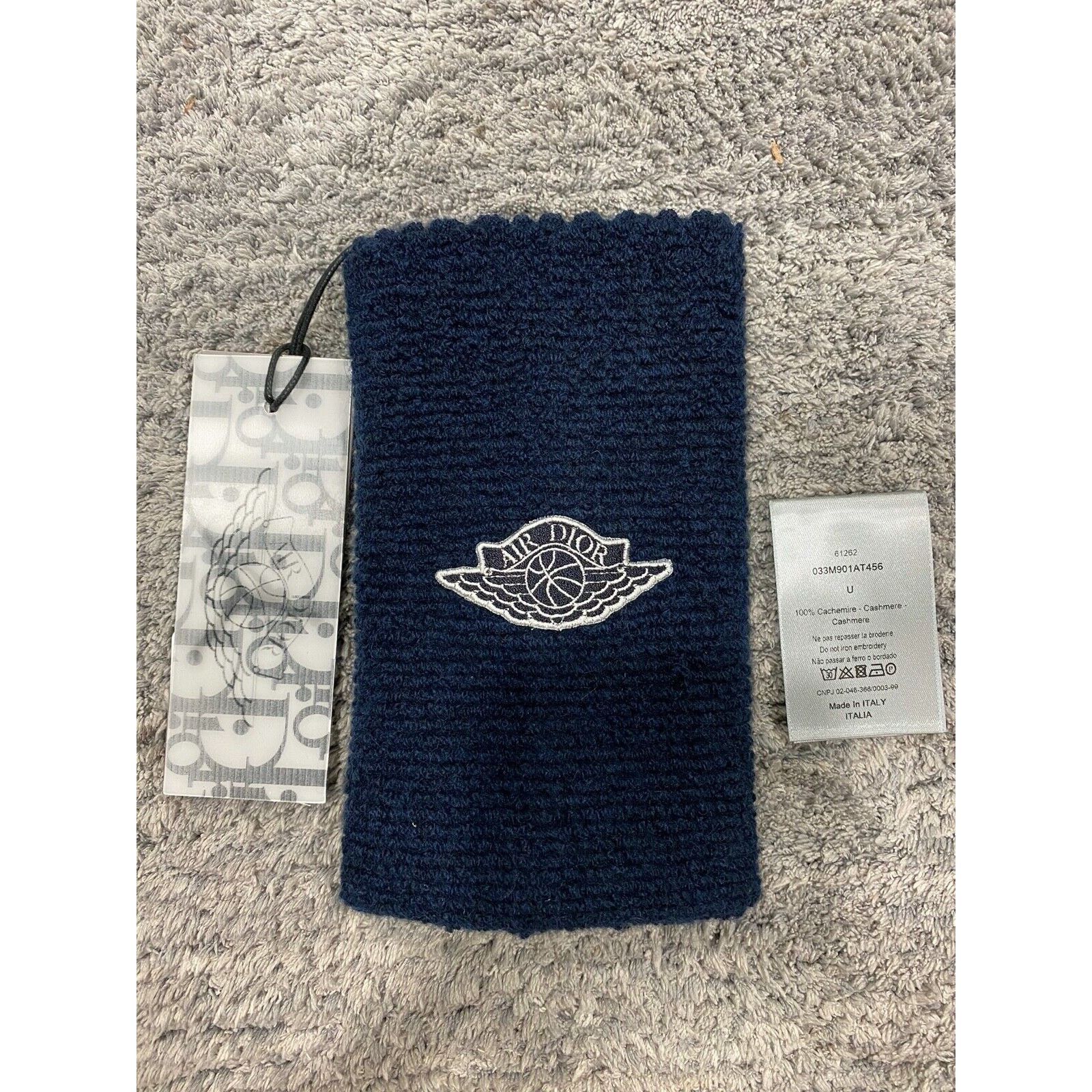 Dior Air Dior Jordaan Wing Basketball Sweat Arm Band Knit Gloves Size ONE SIZE - 3 Thumbnail