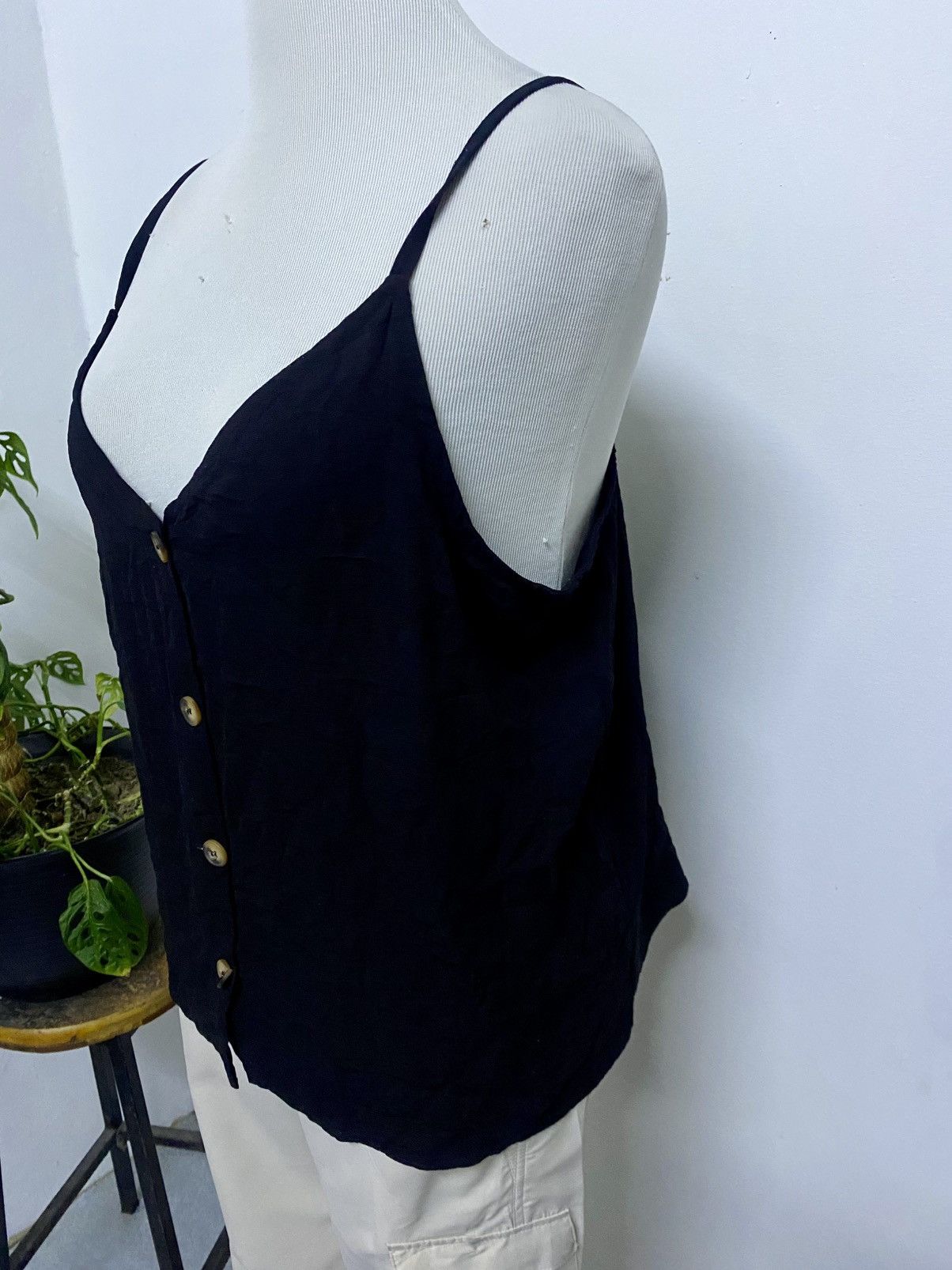 Topshop Topshop Black Cami Tank Button Front Sleeveless Top US14 Size L / US 10 / IT 46 - 2 Thumbnail