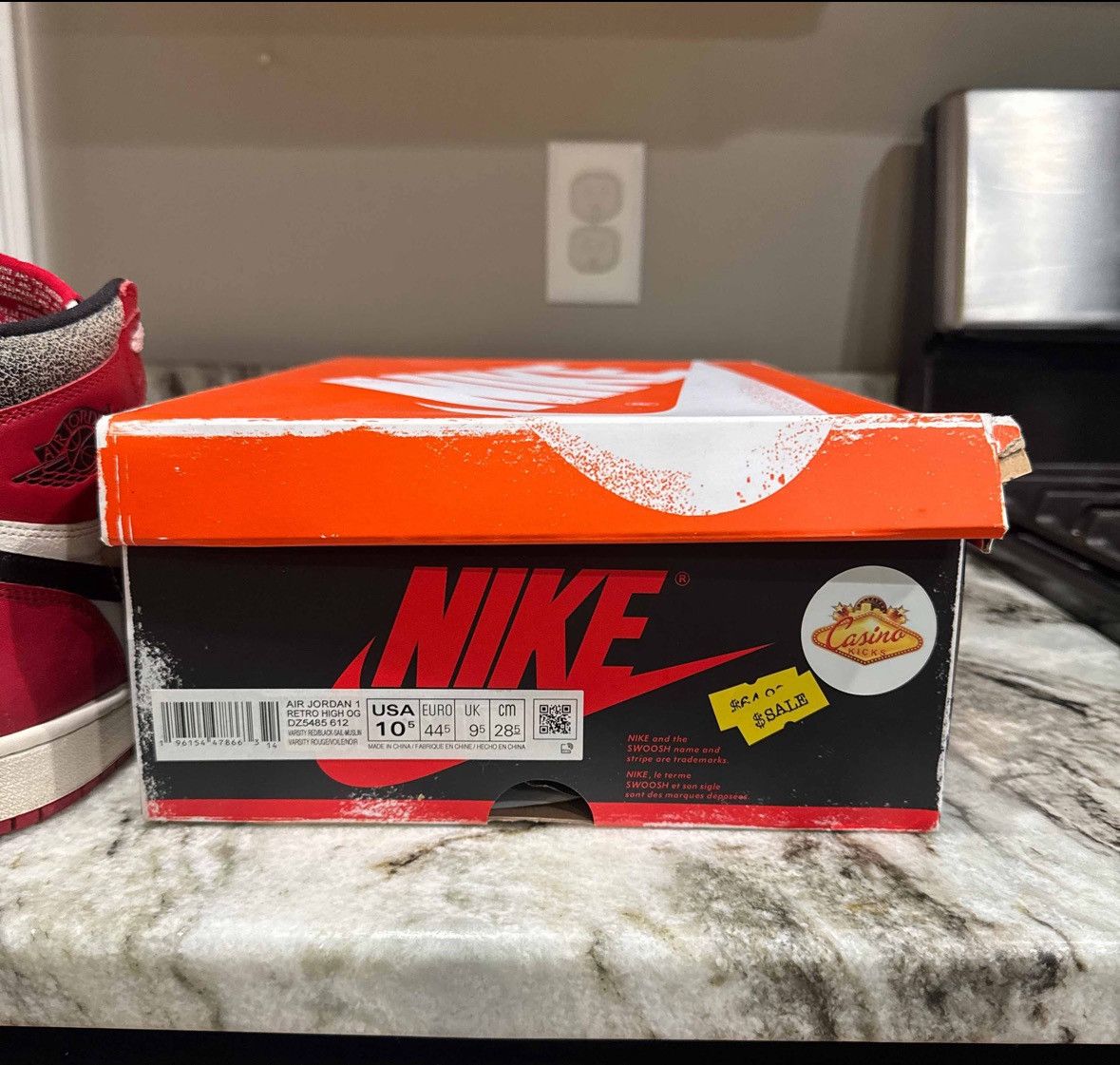 Jordan Brand Jordan 1 Retro High OG Chicago Lost & Found Size US 10.5 / EU 43-44 - 8 Thumbnail