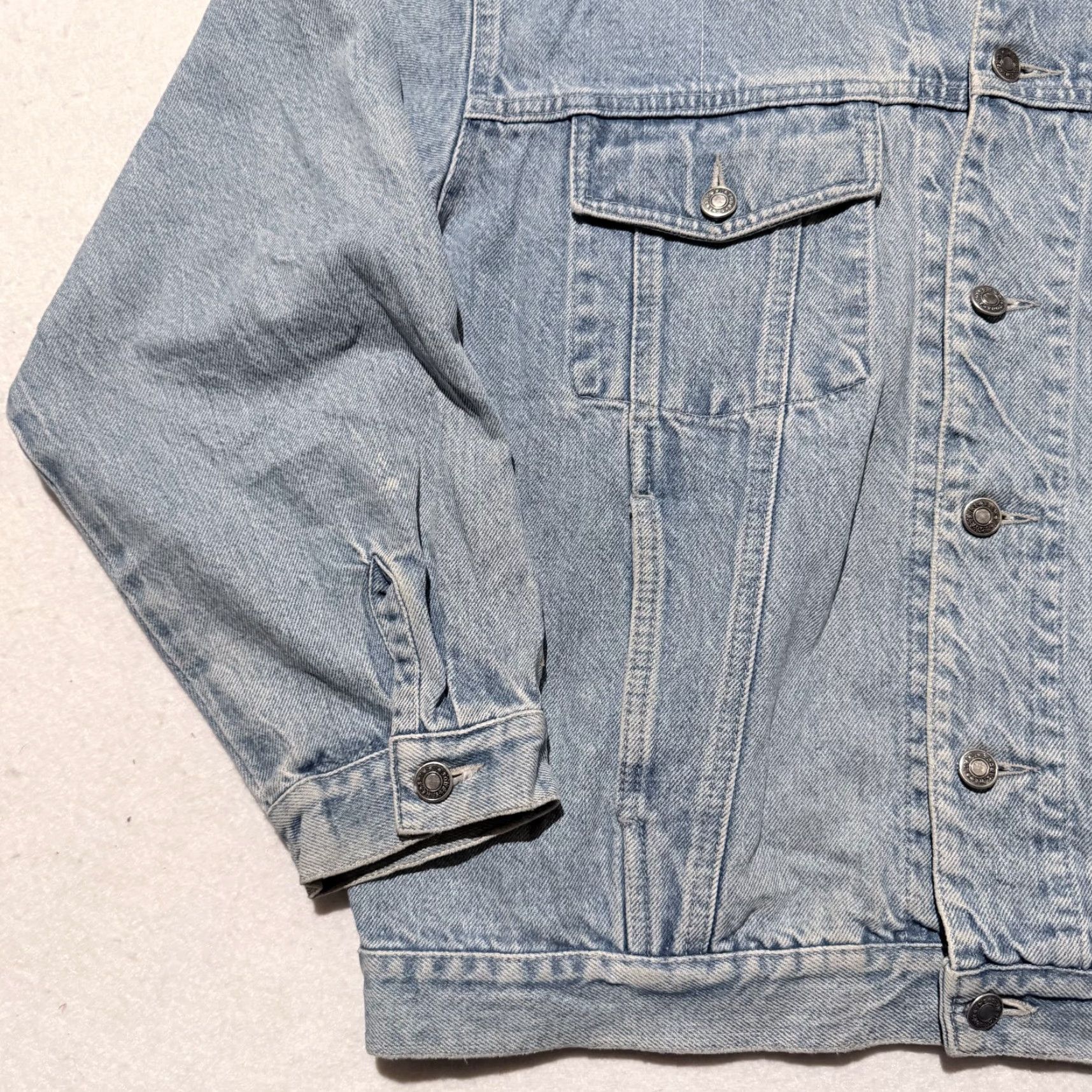 Etro Vintage Today's News Trucker Jacket Men Blue Light Wash Denim Retro Classic Jacket Size US L / EU 52-54 / 3 - 5 Thumbnail