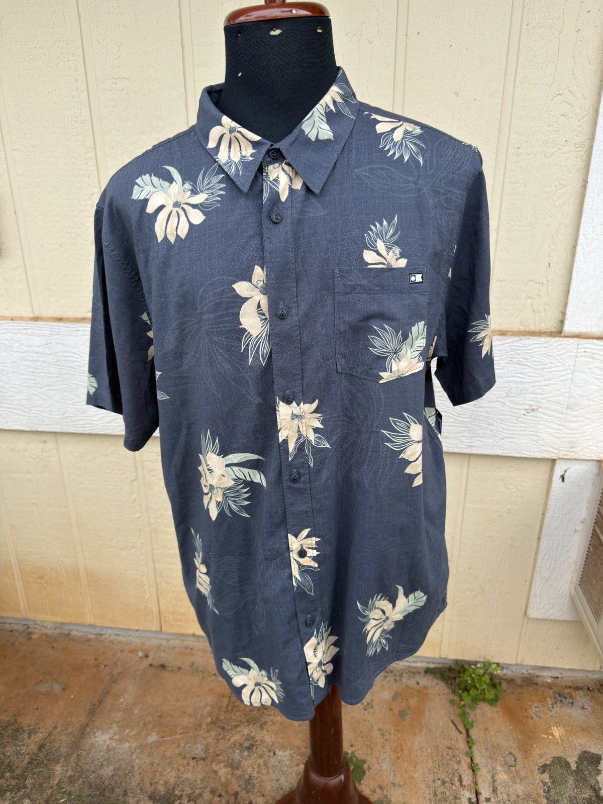 Other New Salty Crew Bloomin Short Sleeve Woven Shirt Blue Mens XL Size US XL / EU 56 / 4 - 1 Thumbnail