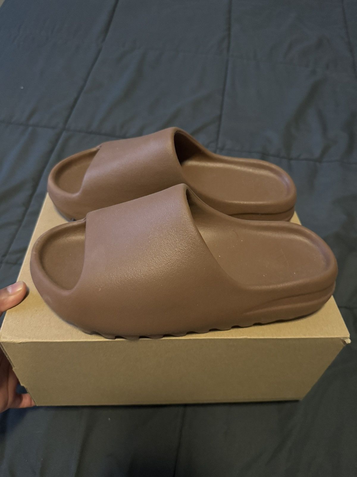 Adidas adidas Yeezy Slide “Flax” Size US 8 / EU 41 - 2 Thumbnail